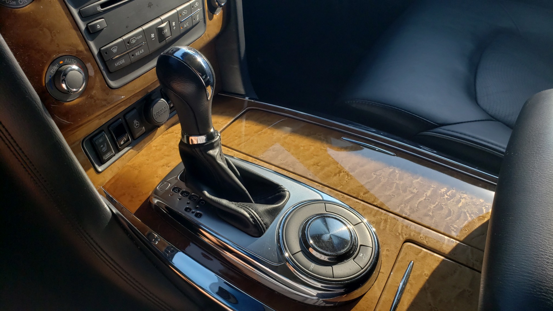 Used 2013 INFINITI QX56 THEATER PKG / NAV / SUNROOF / HEATED SEATS / REARVIEW for sale Sold at Formula Imports in Charlotte NC 28227 39