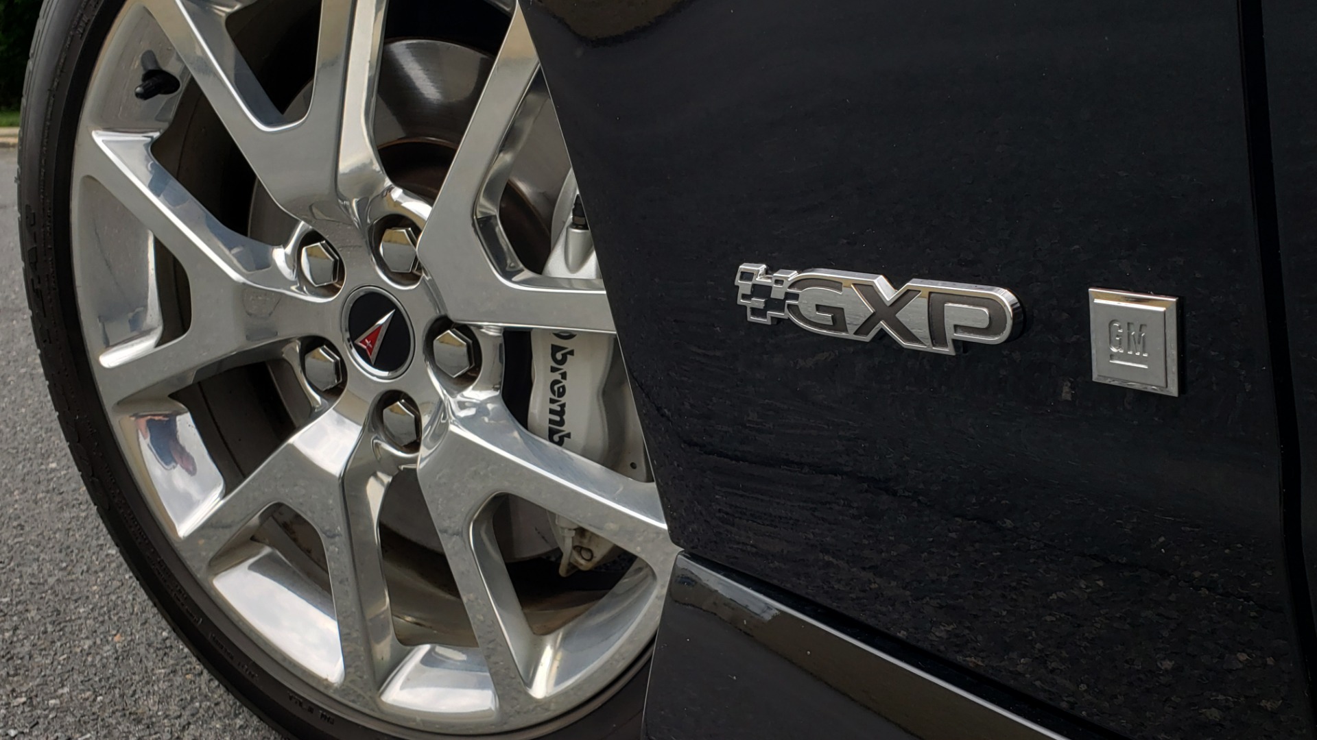 Used 2009 Pontiac G8 GXP / 6.2L LS3 V8 / 6-SPD AUTO / SUNROOF / 19IN WHEELS for sale Sold at Formula Imports in Charlotte NC 28227 13