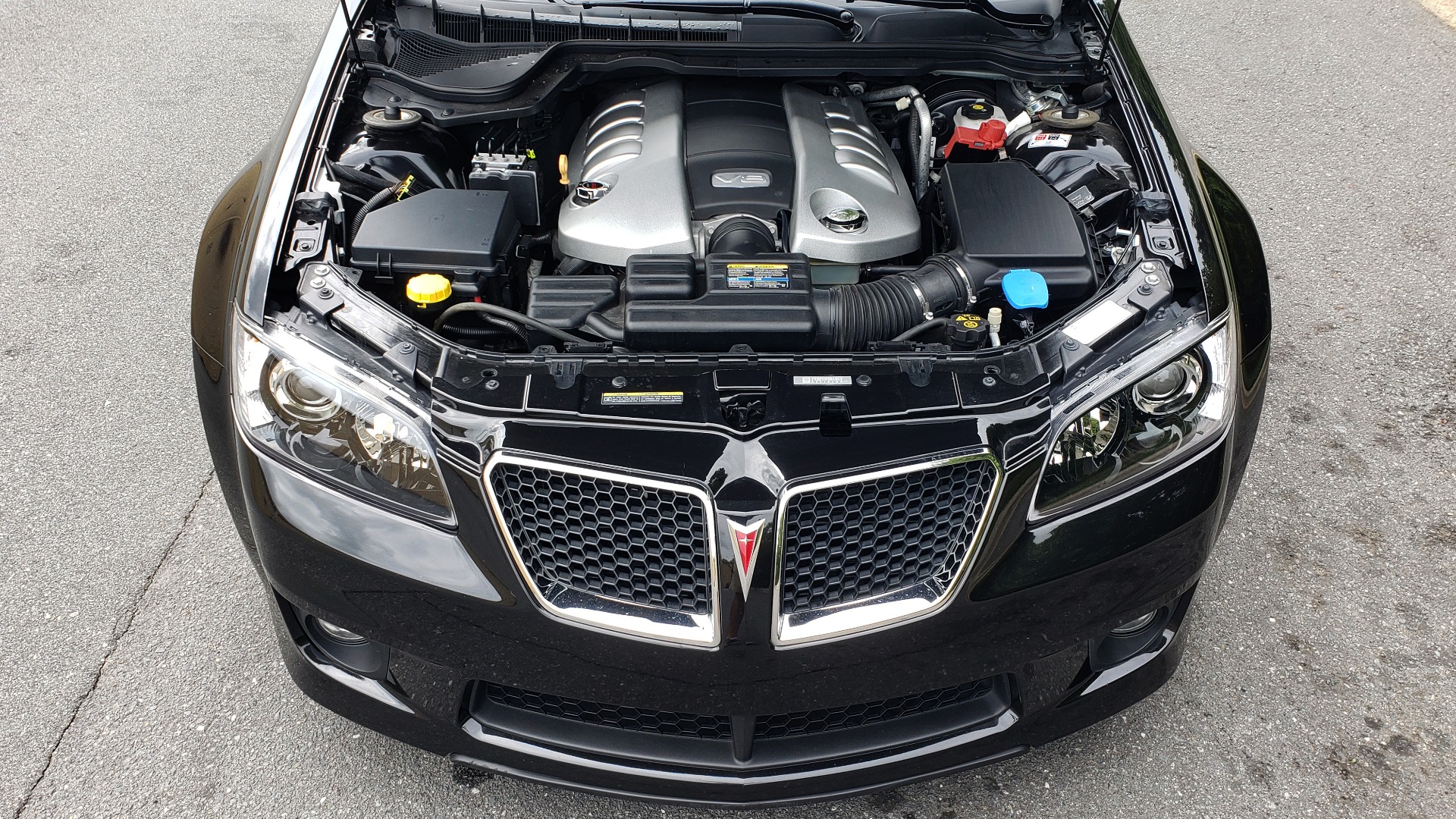 Used 2009 Pontiac G8 GXP / 6.2L LS3 V8 / 6-SPD AUTO / SUNROOF / 19IN WHEELS for sale Sold at Formula Imports in Charlotte NC 28227 16