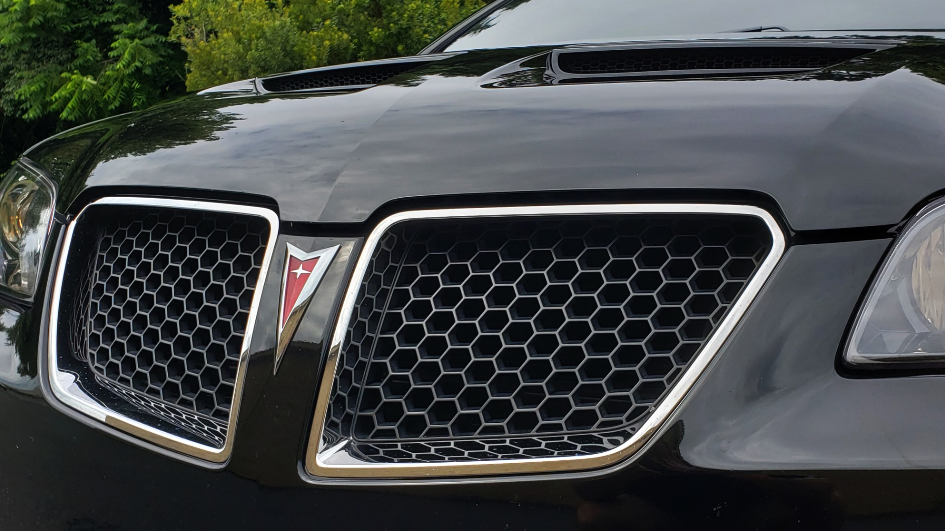 Used 2009 Pontiac G8 GXP / 6.2L LS3 V8 / 6-SPD AUTO / SUNROOF / 19IN WHEELS for sale Sold at Formula Imports in Charlotte NC 28227 29