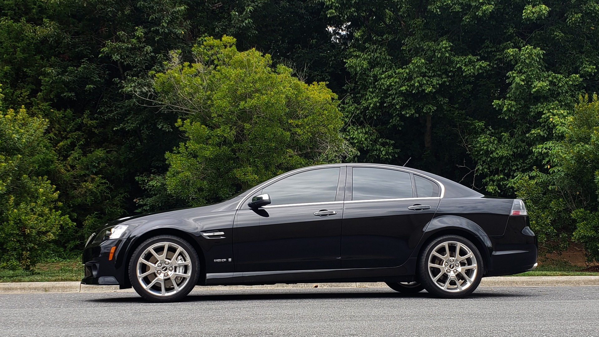Used 2009 Pontiac G8 GXP / 6.2L LS3 V8 / 6-SPD AUTO / SUNROOF / 19IN WHEELS for sale Sold at Formula Imports in Charlotte NC 28227 5