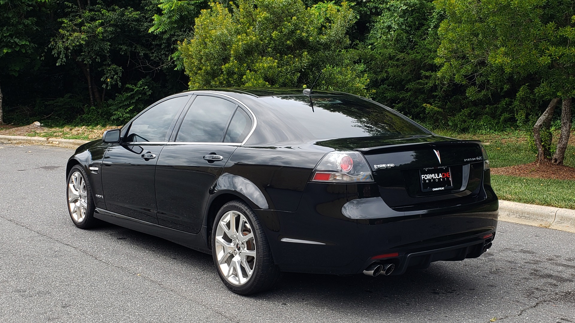 Used 2009 Pontiac G8 GXP / 6.2L LS3 V8 / 6-SPD AUTO / SUNROOF / 19IN WHEELS for sale Sold at Formula Imports in Charlotte NC 28227 6
