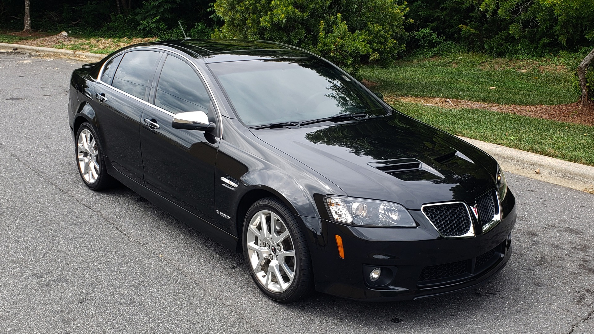 Used 2009 Pontiac G8 GXP / 6.2L LS3 V8 / 6-SPD AUTO / SUNROOF / 19IN WHEELS for sale Sold at Formula Imports in Charlotte NC 28227 7