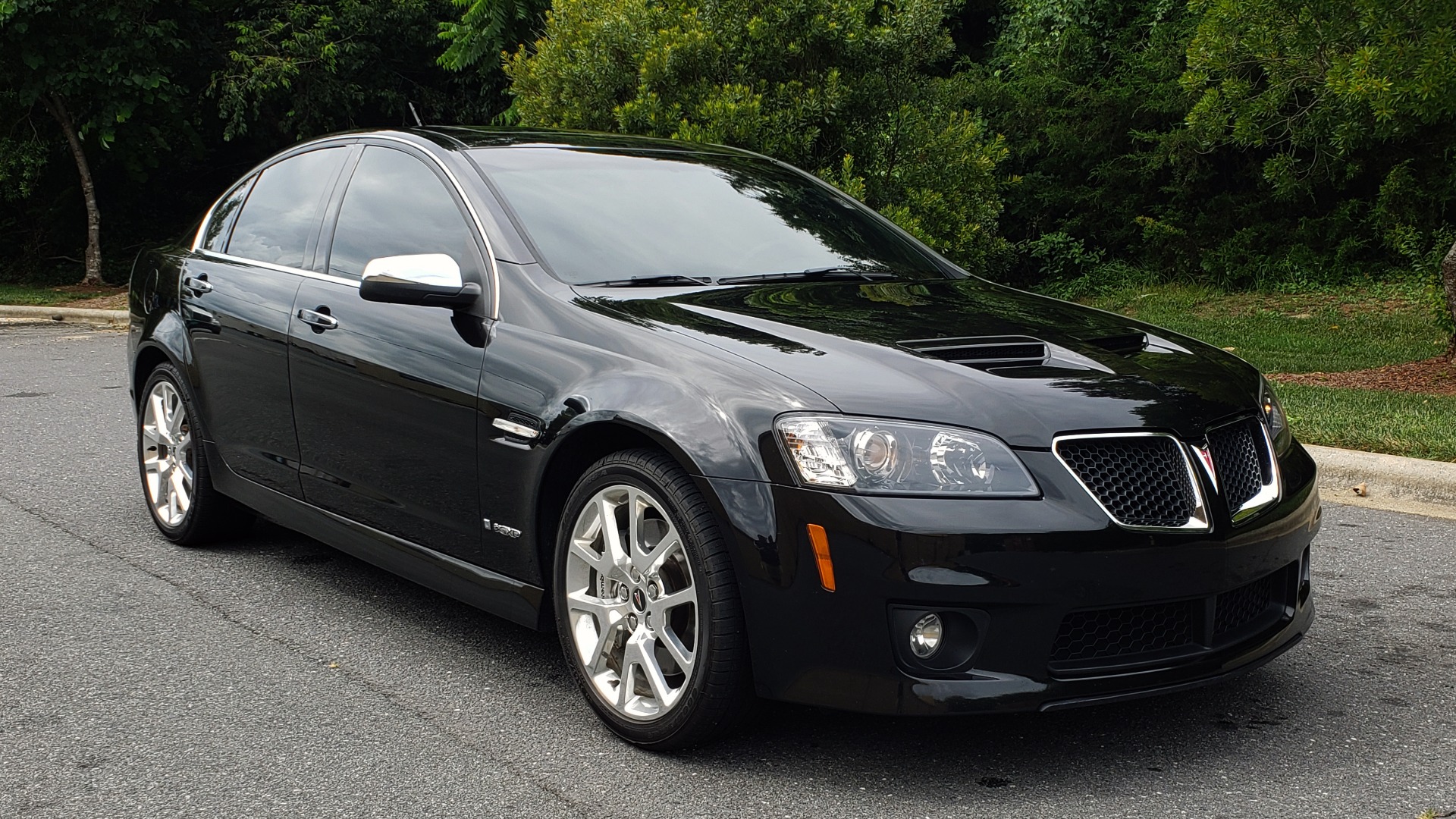 Used 2009 Pontiac G8 GXP / 6.2L LS3 V8 / 6-SPD AUTO / SUNROOF / 19IN WHEELS for sale Sold at Formula Imports in Charlotte NC 28227 8