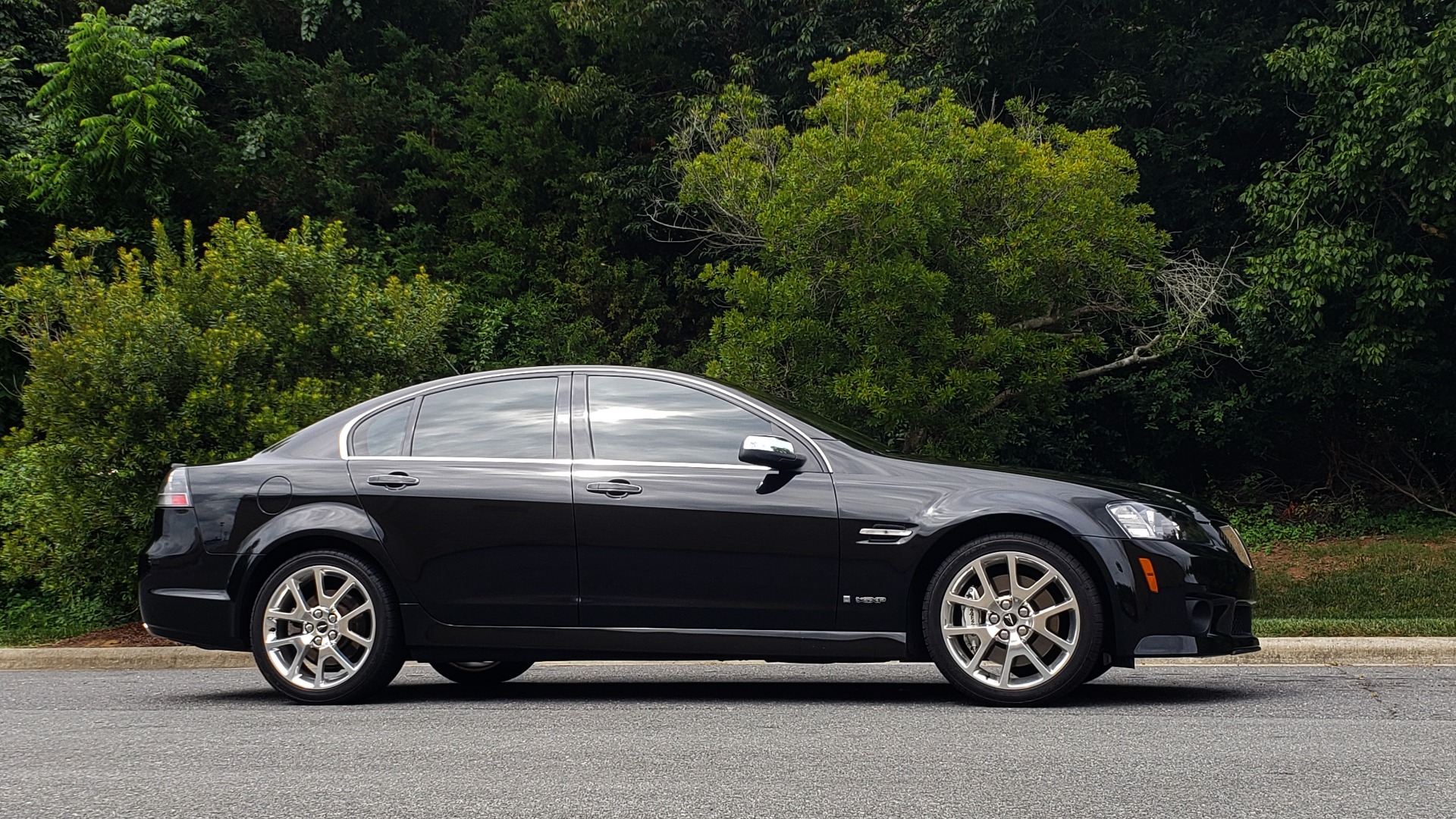 Used 2009 Pontiac G8 GXP / 6.2L LS3 V8 / 6-SPD AUTO / SUNROOF / 19IN WHEELS for sale Sold at Formula Imports in Charlotte NC 28227 9