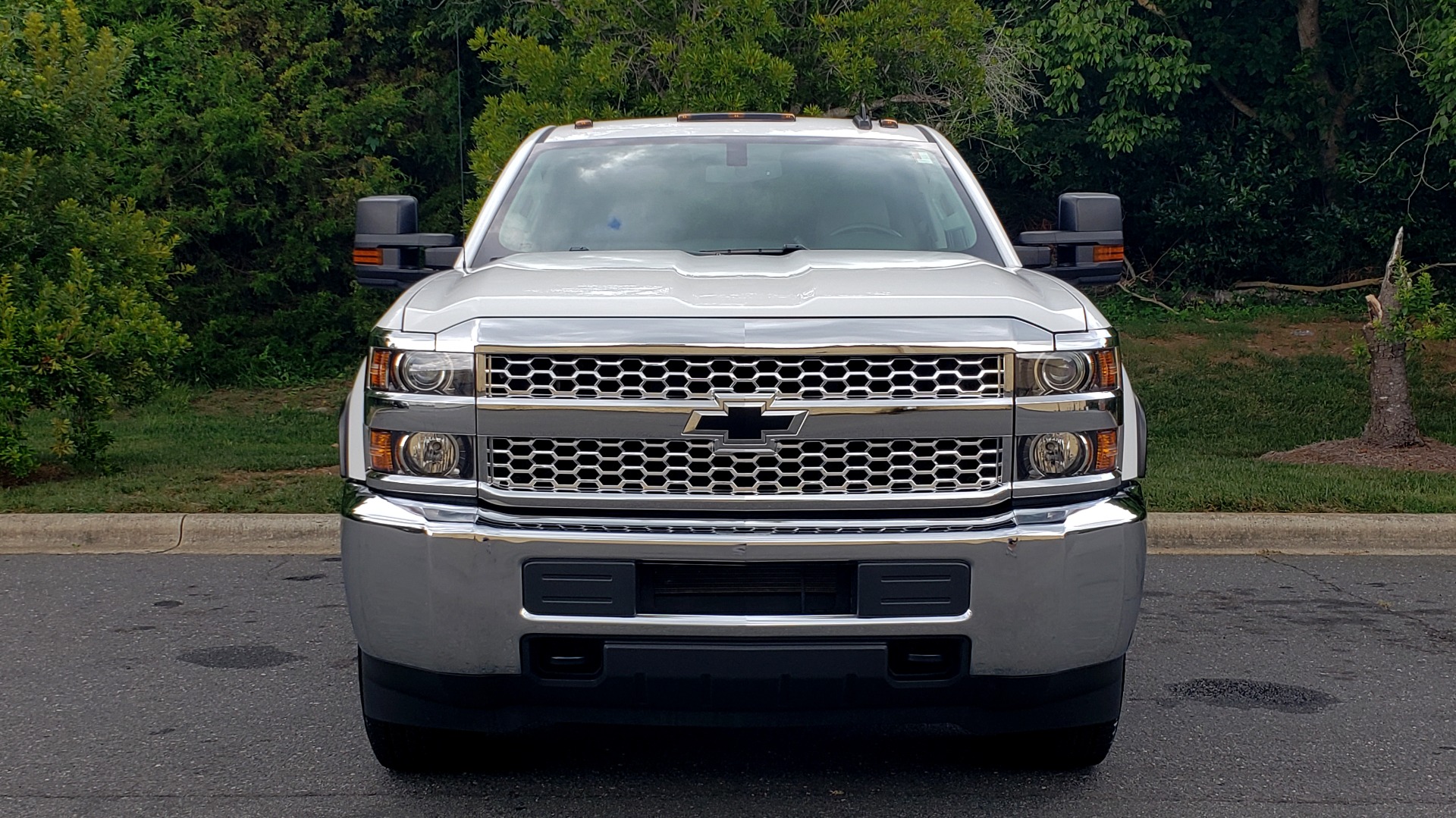 Used 2019 Chevrolet SILVERADO 2500HD WORK TRUCK / CREW CAB / 6.0L V8 / 4WD / BEDLINER for sale Sold at Formula Imports in Charlotte NC 28227 18