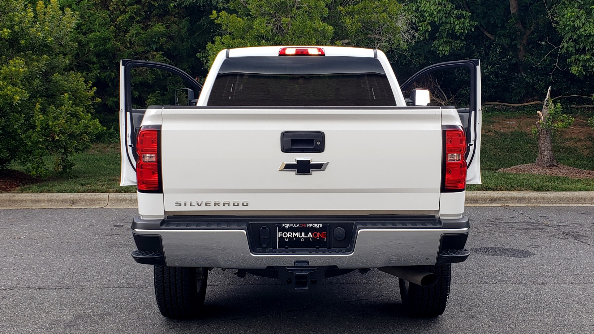 Used 2019 Chevrolet SILVERADO 2500HD WORK TRUCK / CREW CAB / 6.0L V8 / 4WD / BEDLINER for sale Sold at Formula Imports in Charlotte NC 28227 26