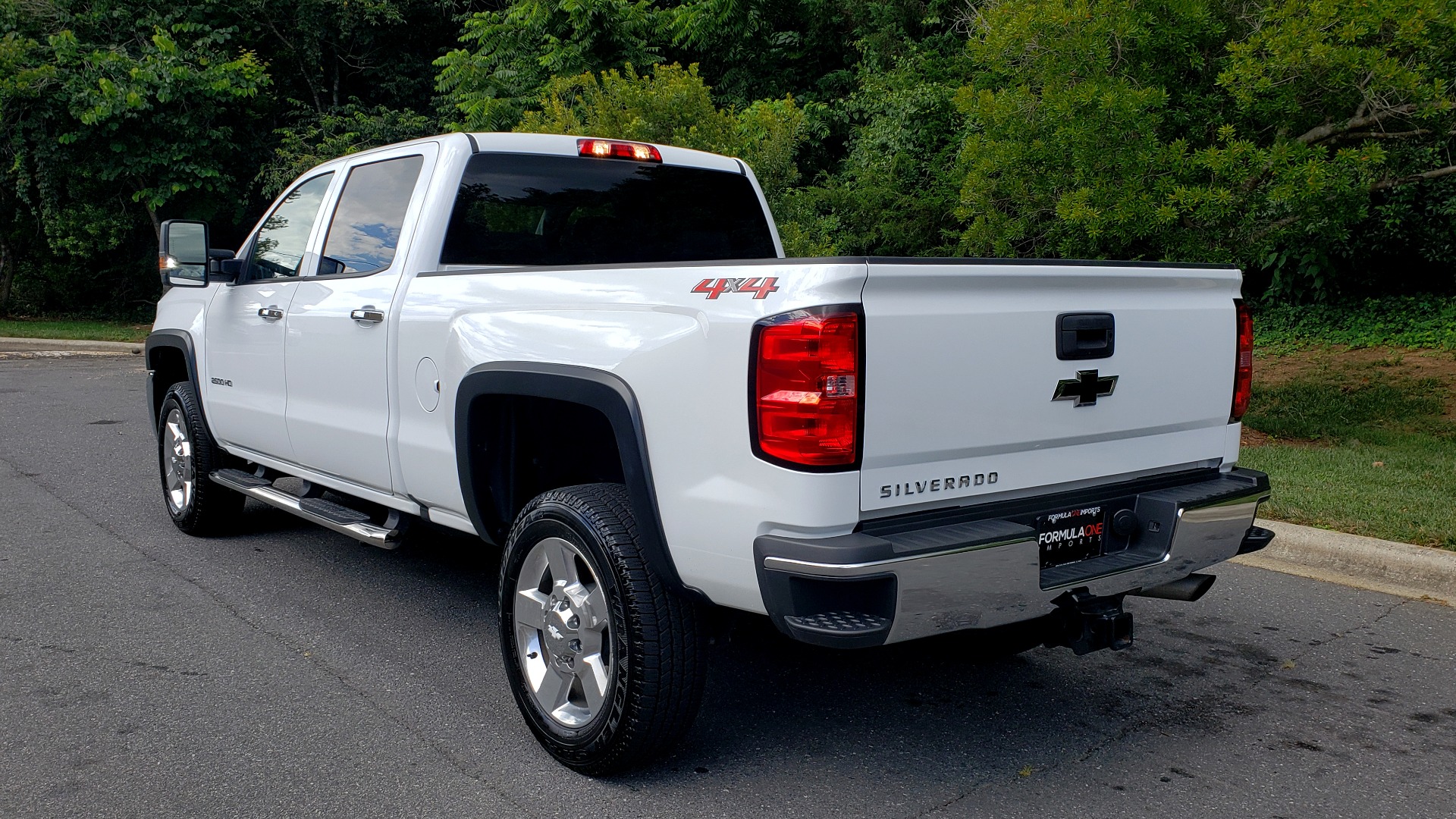 Used 2019 Chevrolet SILVERADO 2500HD WORK TRUCK / CREW CAB / 6.0L V8 / 4WD / BEDLINER for sale Sold at Formula Imports in Charlotte NC 28227 3