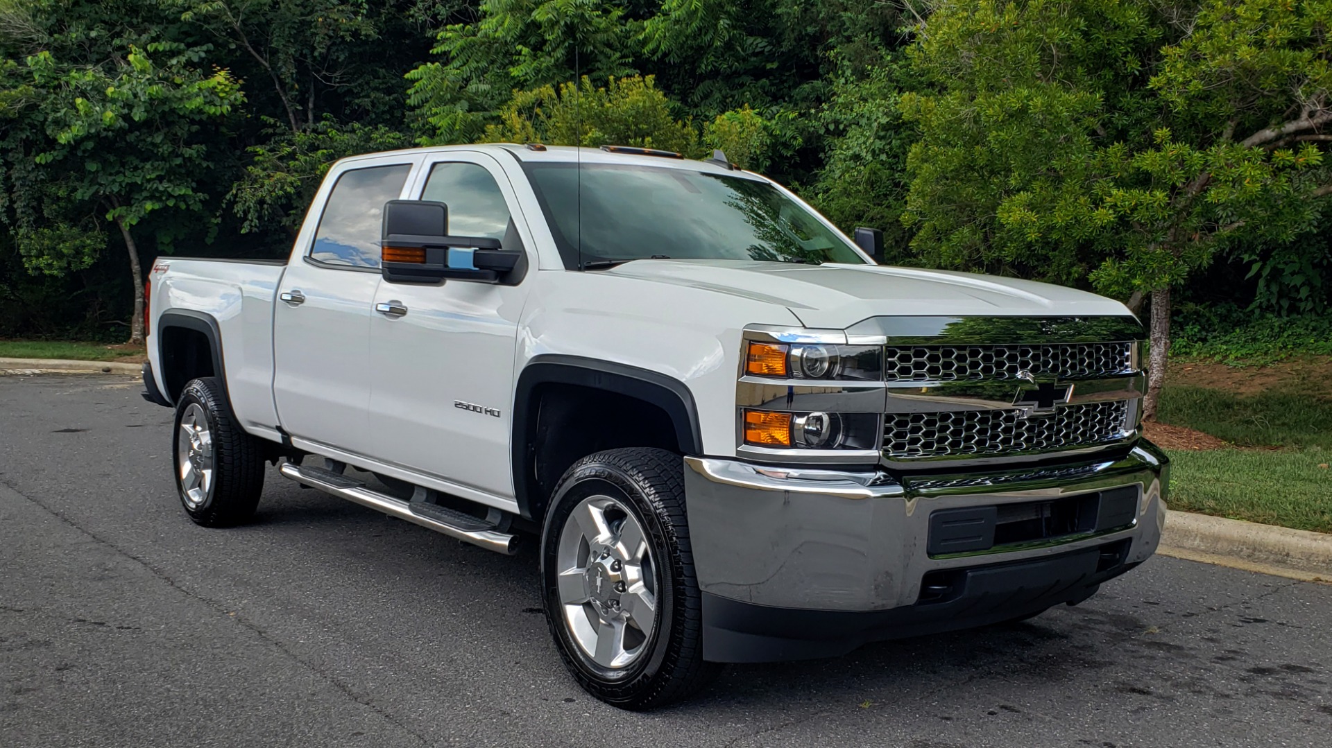 Used 2019 Chevrolet SILVERADO 2500HD WORK TRUCK / CREW CAB / 6.0L V8 / 4WD / BEDLINER for sale Sold at Formula Imports in Charlotte NC 28227 5