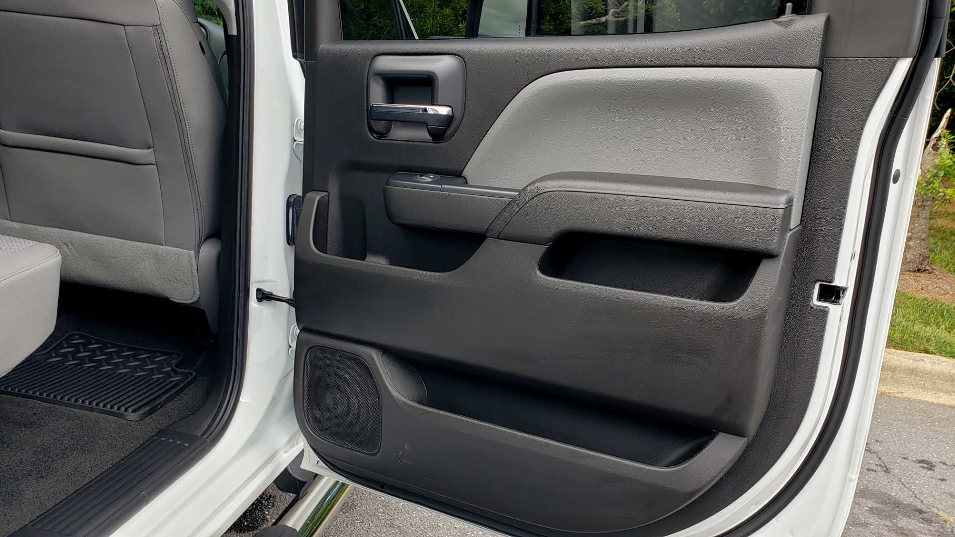 Used 2019 Chevrolet SILVERADO 2500HD WORK TRUCK / CREW CAB / 6.0L V8 / 4WD / BEDLINER for sale Sold at Formula Imports in Charlotte NC 28227 68