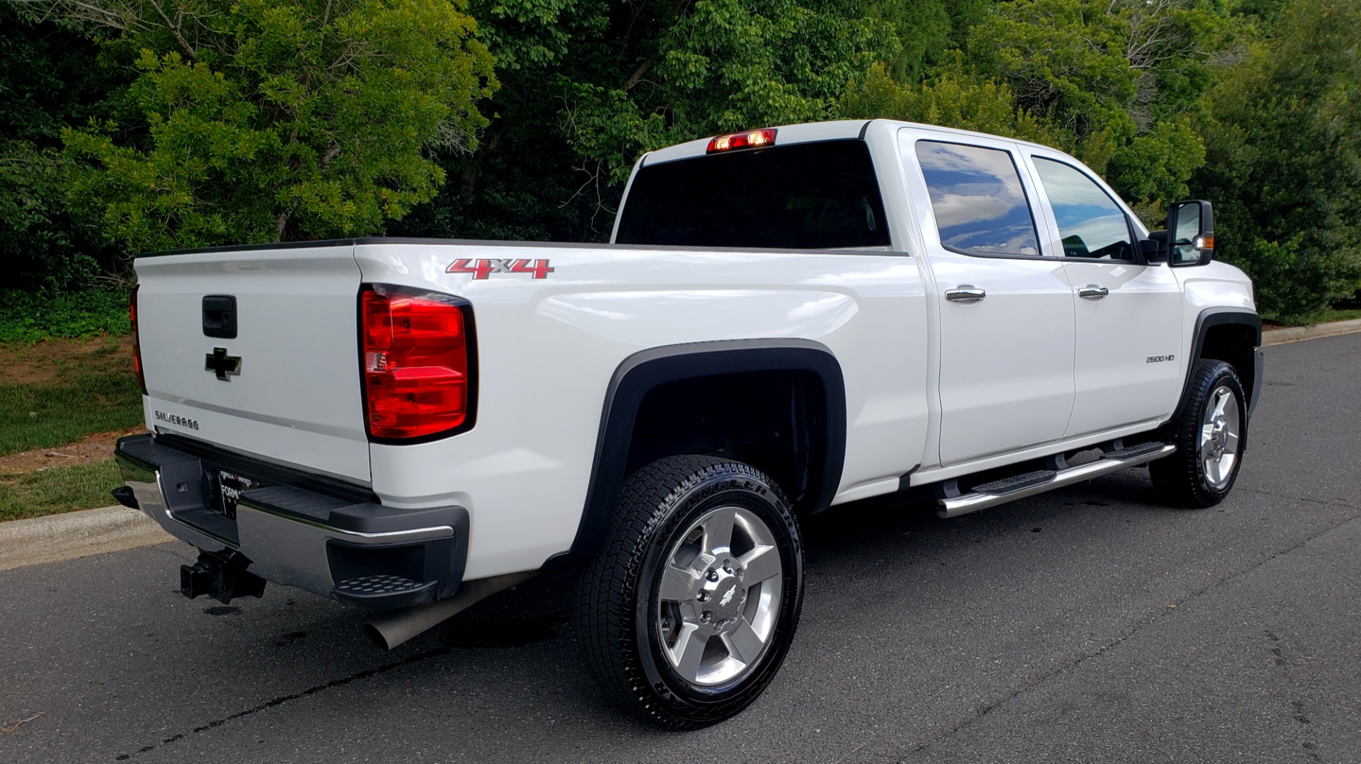 Used 2019 Chevrolet SILVERADO 2500HD WORK TRUCK / CREW CAB / 6.0L V8 / 4WD / BEDLINER for sale Sold at Formula Imports in Charlotte NC 28227 7