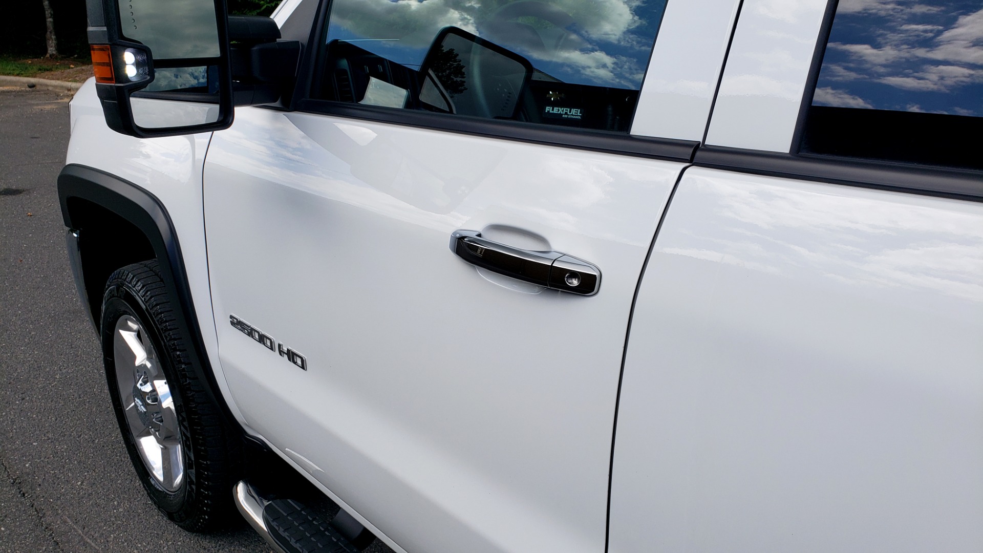 Used 2019 Chevrolet SILVERADO 2500HD WORK TRUCK / CREW CAB / 6.0L V8 / 4WD / BEDLINER for sale Sold at Formula Imports in Charlotte NC 28227 9