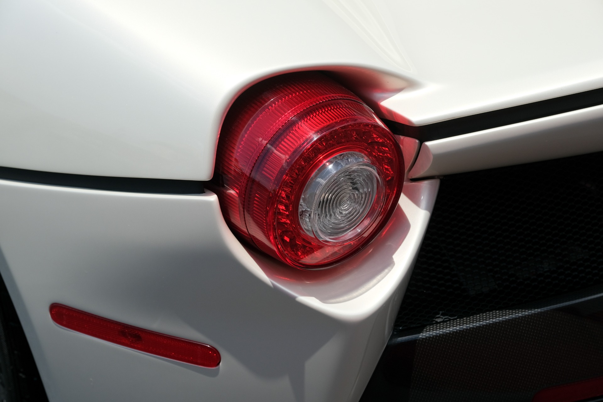 Used 2017 Ferrari LAFERRARI APERTA HYPERCAR / 963HP / HY-KERS / CARBON FIBER / BREMBO / F1 AUTO for sale $4,690,000 at Formula Imports in Charlotte NC 28227 37
