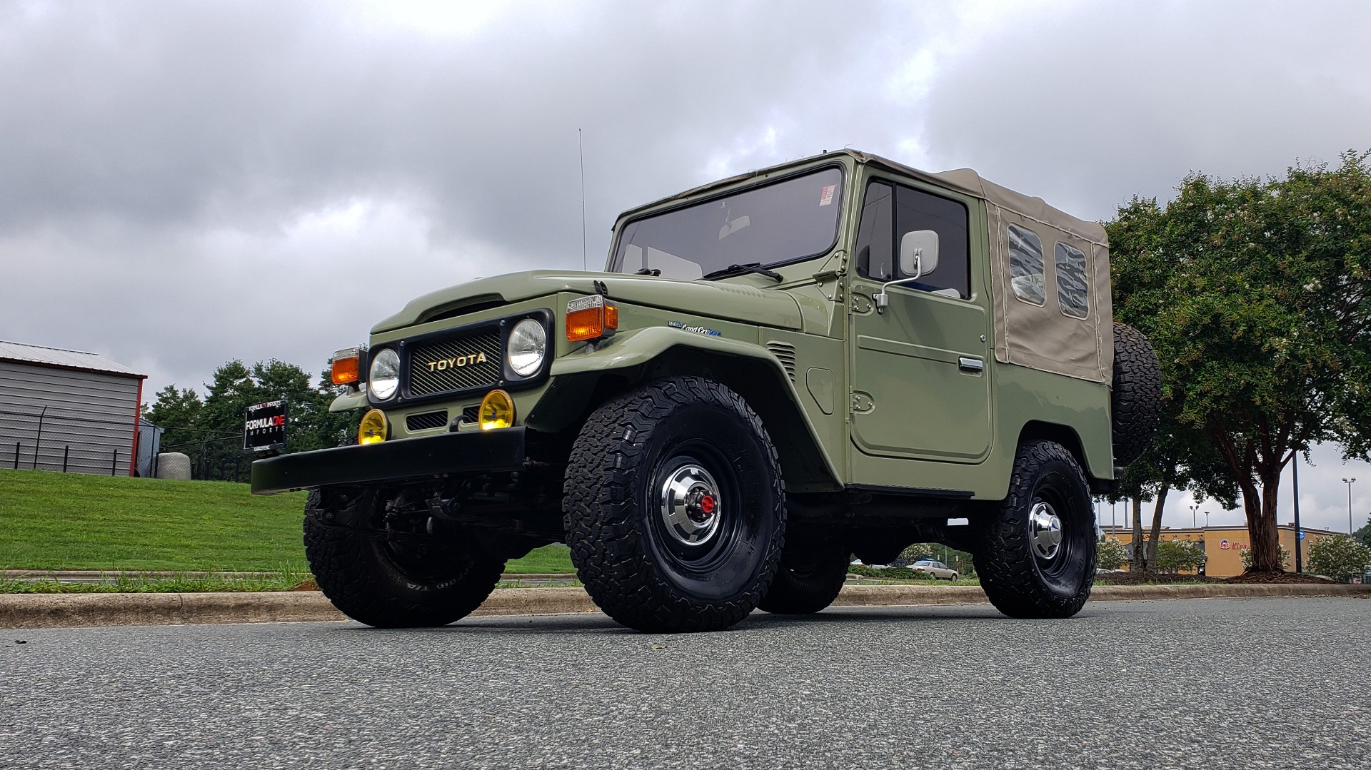 Used 1981 Toyota FJ40 LAND CRUISER 4X4 / FULL RESTORATION / 6500KM SINCE COMPLETE for sale Sold at Formula Imports in Charlotte NC 28227 2