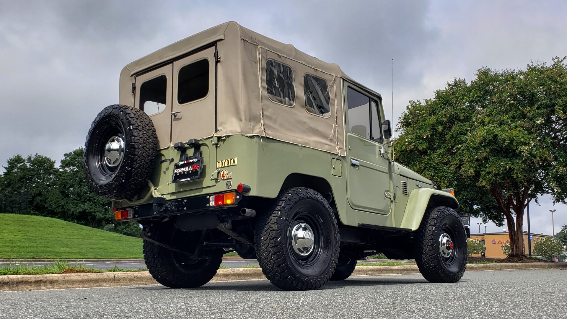 Used 1981 Toyota FJ40 LAND CRUISER 4X4 / FULL RESTORATION / 6500KM SINCE COMPLETE for sale Sold at Formula Imports in Charlotte NC 28227 6