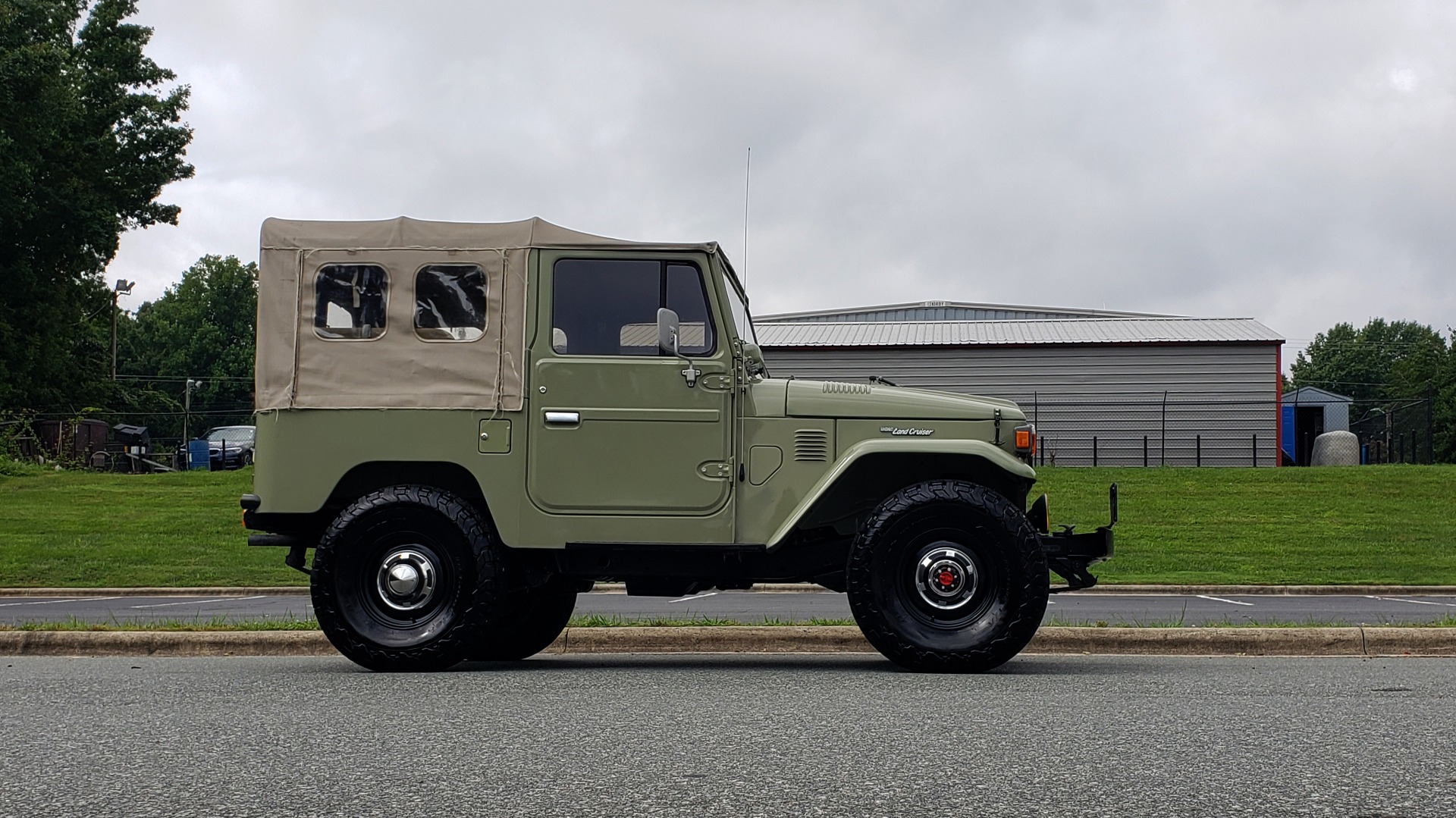 Used 1981 Toyota FJ40 LAND CRUISER 4X4 / FULL RESTORATION / 6500KM SINCE COMPLETE for sale Sold at Formula Imports in Charlotte NC 28227 7