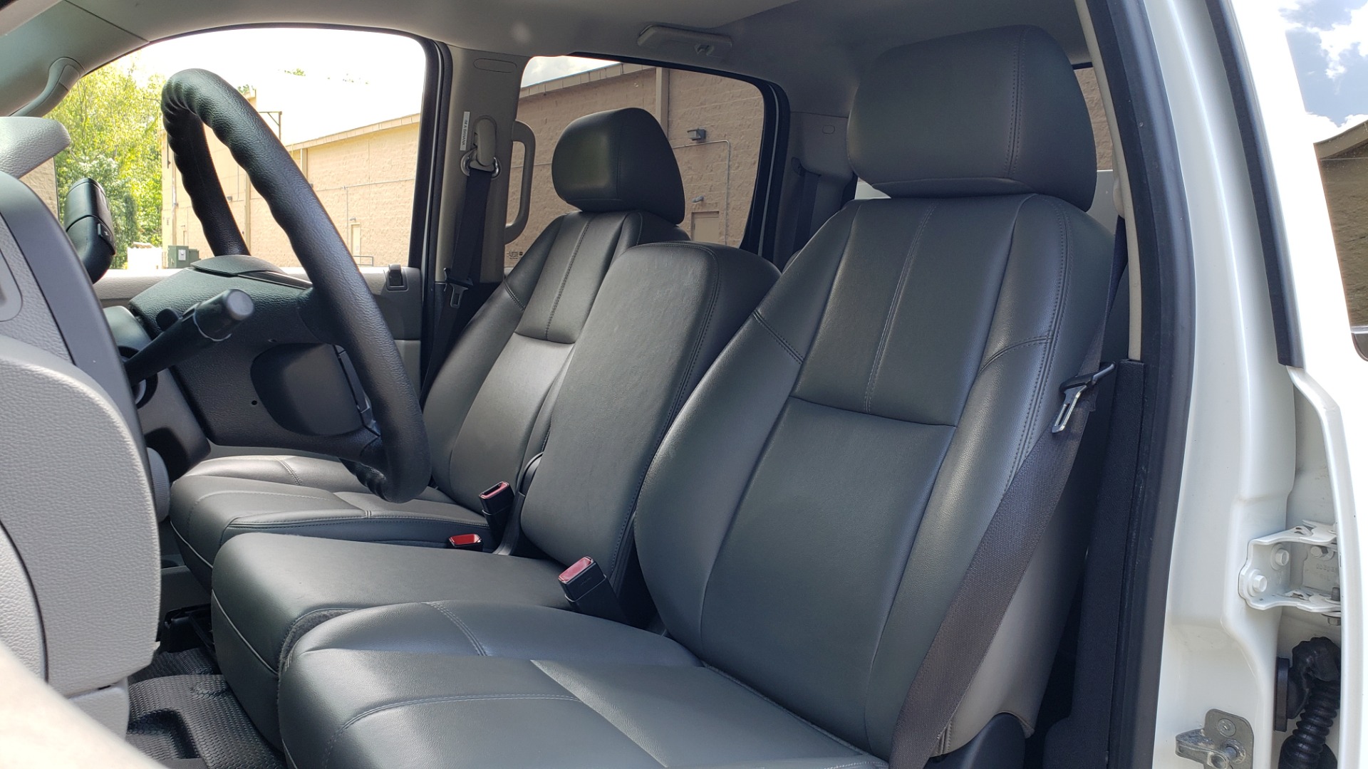 Used 2013 Chevrolet SILVERADO 2500HD 4x4/ CREW CAB/ 6.0L V8/SERVICE BODY/ CRUISE/ HITCH for sale Sold at Formula Imports in Charlotte NC 28227 32