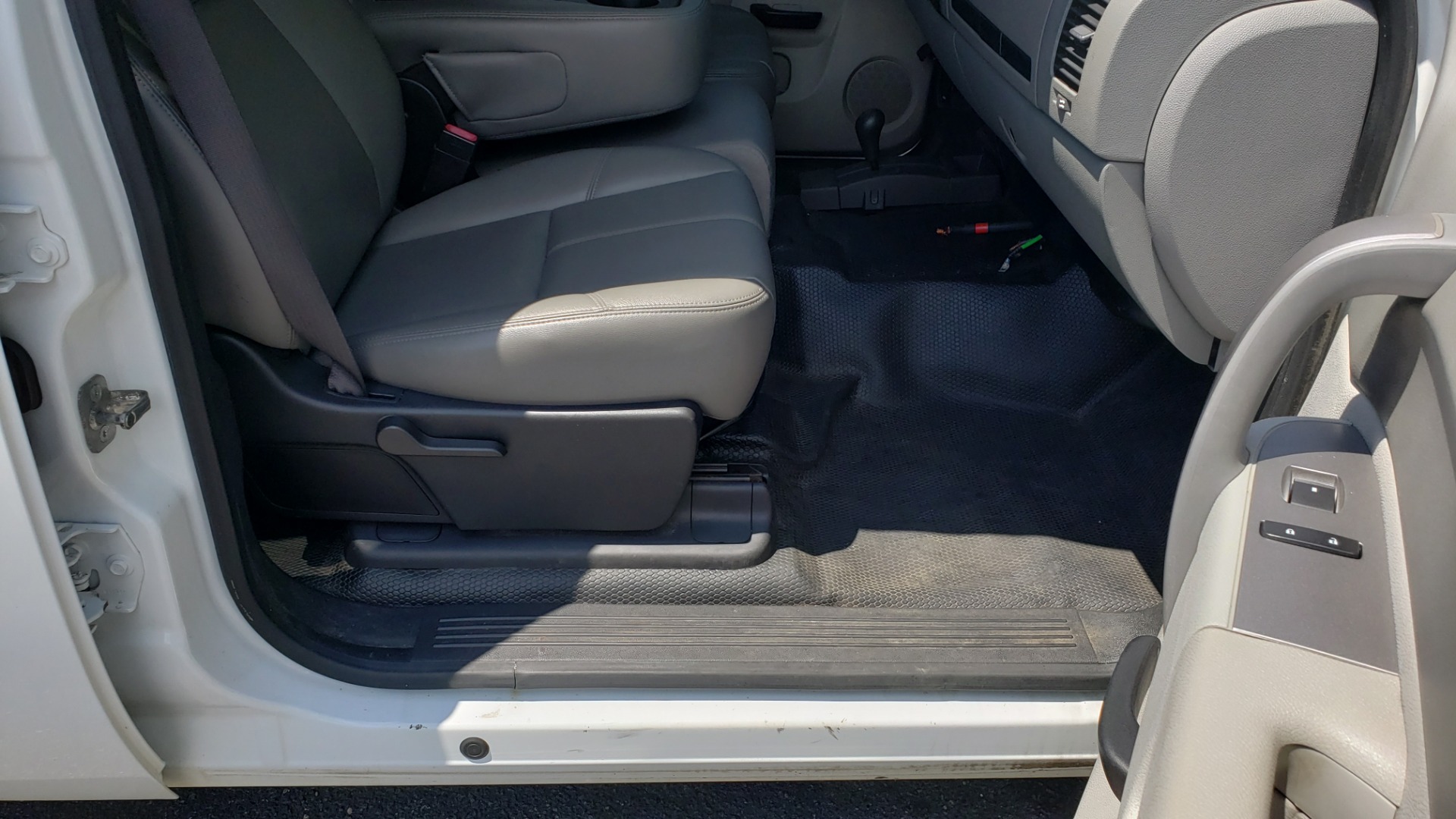 Used 2013 Chevrolet SILVERADO 2500HD 4x4/ CREW CAB/ 6.0L V8/SERVICE BODY/ CRUISE/ HITCH for sale Sold at Formula Imports in Charlotte NC 28227 53