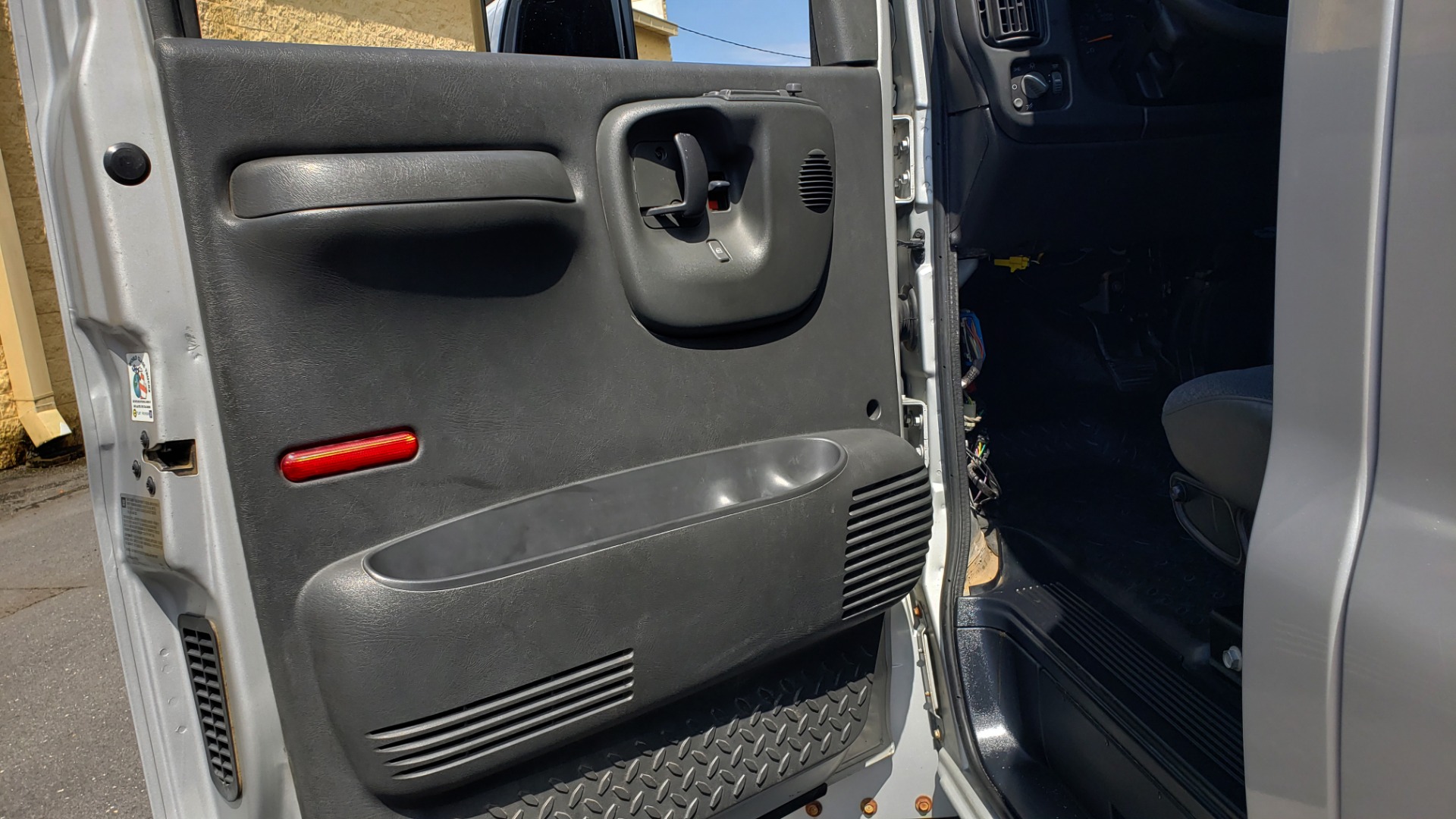 Used 2006 GMC TC4500 CREWCAB 4X4 6.6L DURAMAX / ALLISON TRANS / A/C / CRUISE CONTROL for sale Sold at Formula Imports in Charlotte NC 28227 38