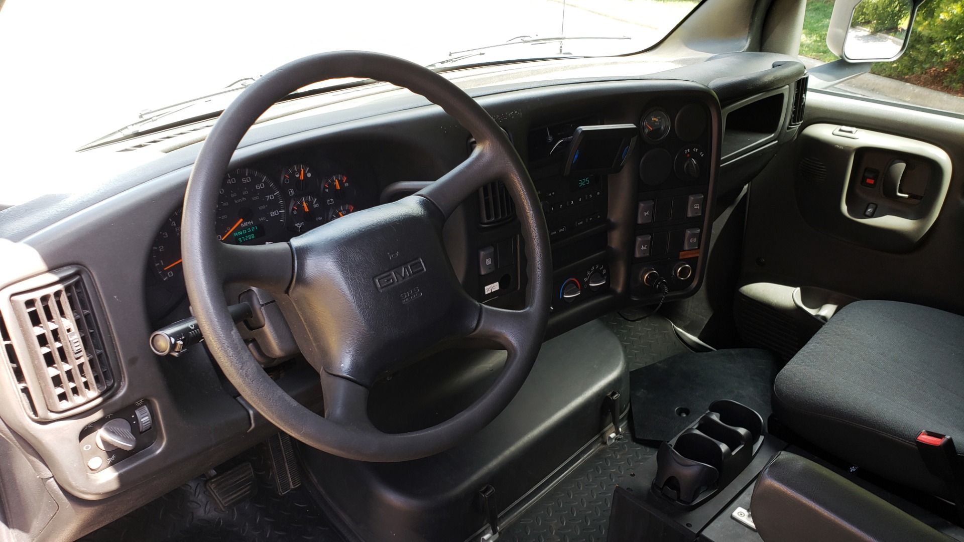 Used 2006 GMC TC4500 CREWCAB 4X4 6.6L DURAMAX / ALLISON TRANS / A/C / CRUISE CONTROL for sale Sold at Formula Imports in Charlotte NC 28227 40