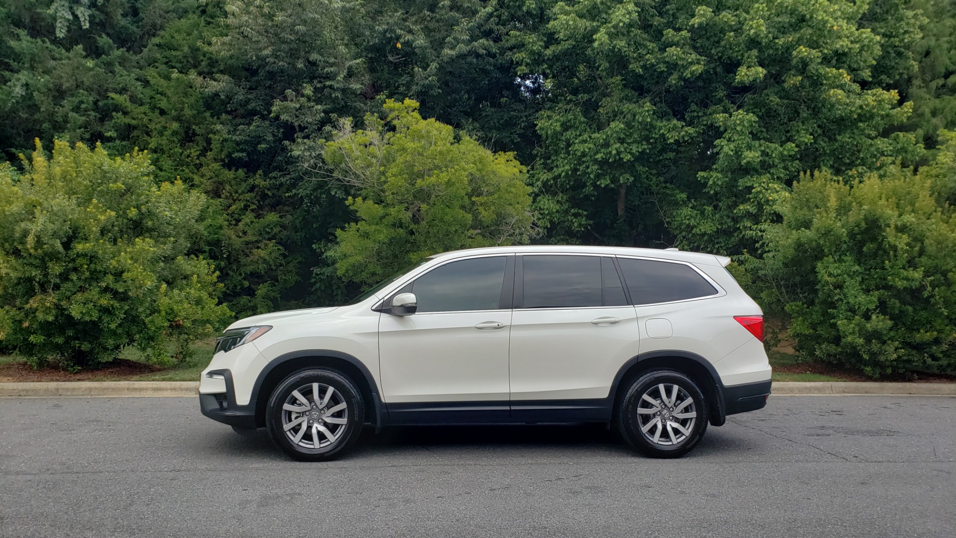 Used 2019 Honda PILOT EX-L / V6 / NAV / SUNROOF / DVD / 3-ROW / REARVIEW for sale Sold at Formula Imports in Charlotte NC 28227 2