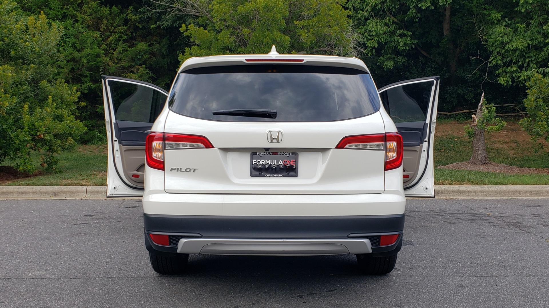 Used 2019 Honda PILOT EX-L / V6 / NAV / SUNROOF / DVD / 3-ROW / REARVIEW for sale Sold at Formula Imports in Charlotte NC 28227 29