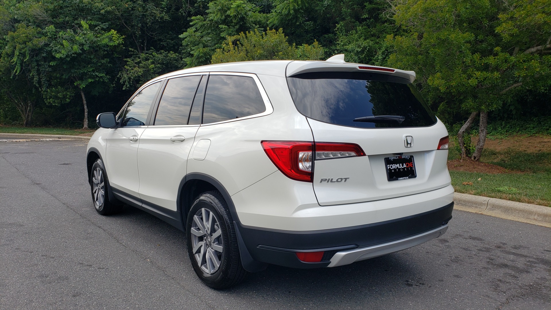Used 2019 Honda PILOT EX-L / V6 / NAV / SUNROOF / DVD / 3-ROW / REARVIEW for sale Sold at Formula Imports in Charlotte NC 28227 3