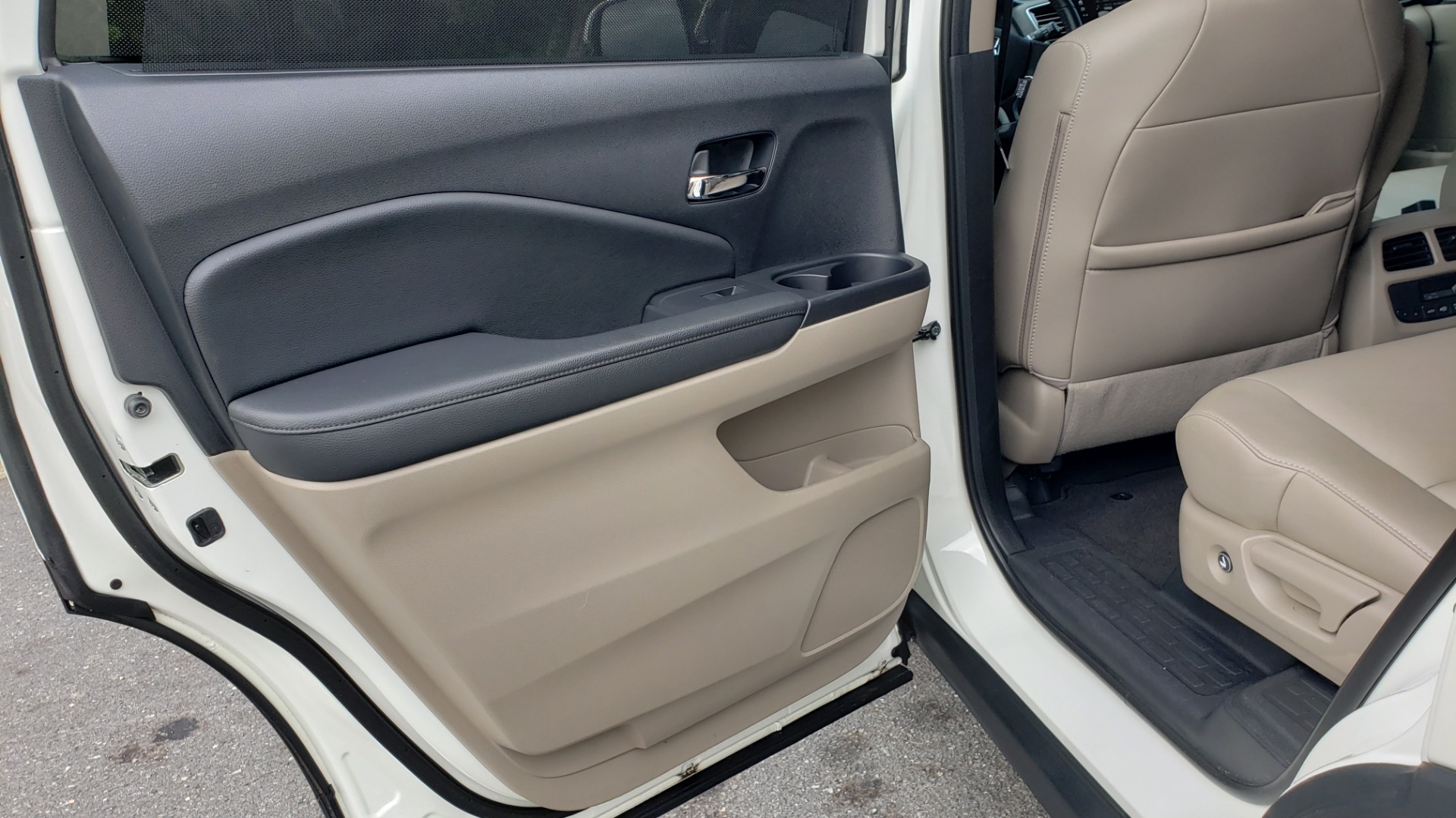 Used 2019 Honda PILOT EX-L / V6 / NAV / SUNROOF / DVD / 3-ROW / REARVIEW for sale Sold at Formula Imports in Charlotte NC 28227 61