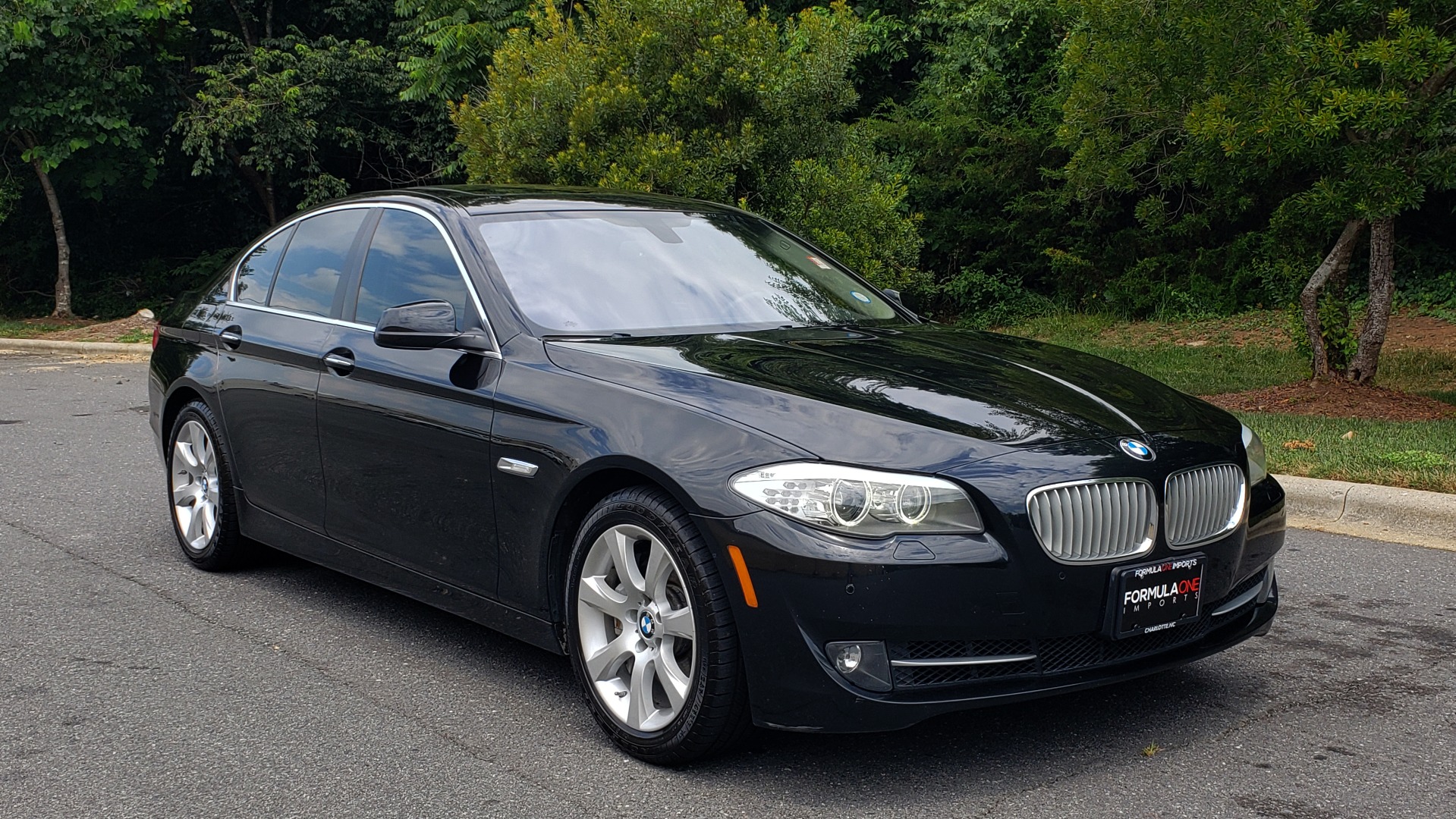 Used 2013 BMW 5 SERIES 550I XDRIVE LUX PKG / EXEC / COLD WTHR / NAV / SUNROOF / REARVIEW for sale Sold at Formula Imports in Charlotte NC 28227 4