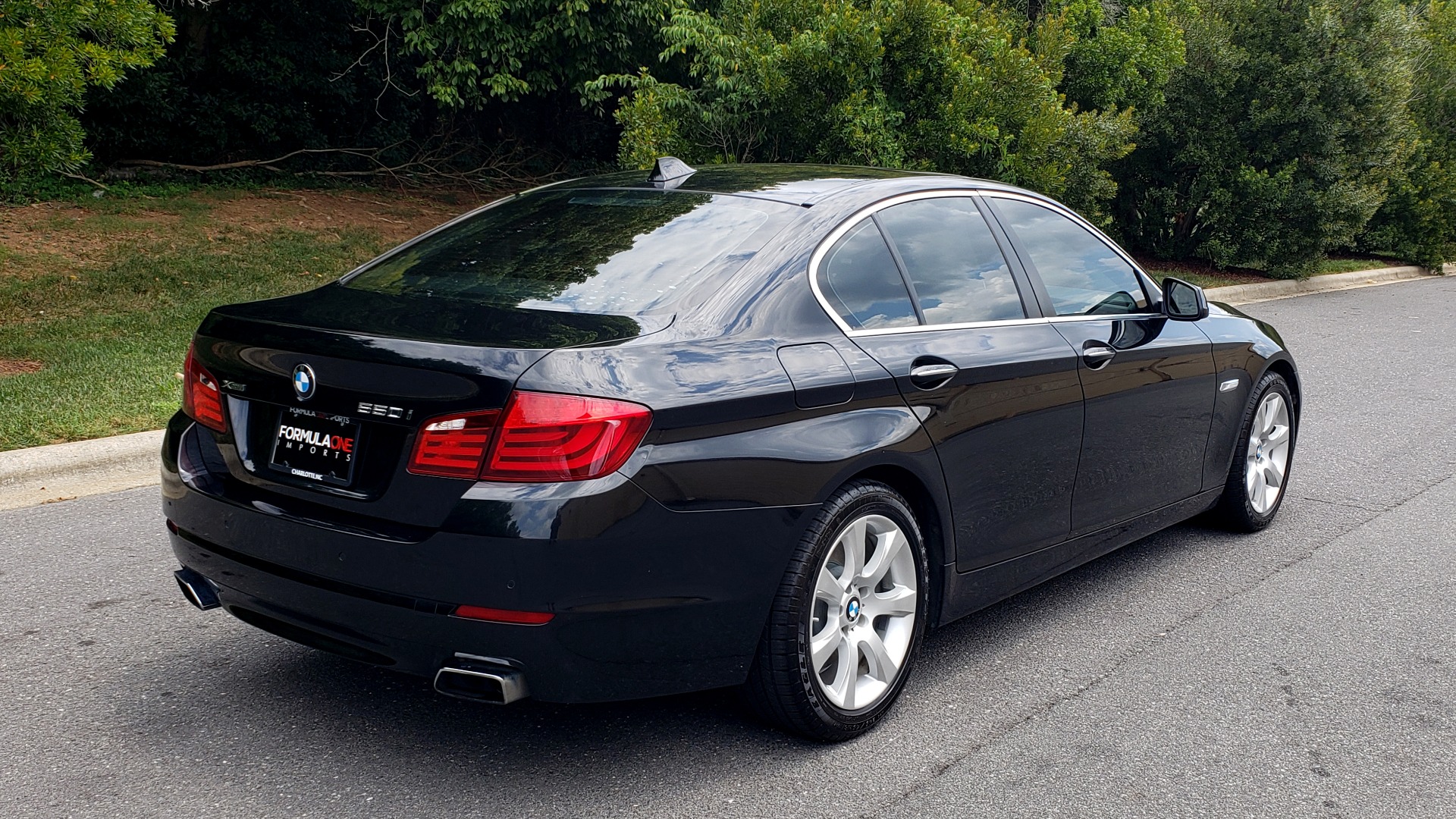 Used 2013 BMW 5 SERIES 550I XDRIVE LUX PKG / EXEC / COLD WTHR / NAV / SUNROOF / REARVIEW for sale Sold at Formula Imports in Charlotte NC 28227 6