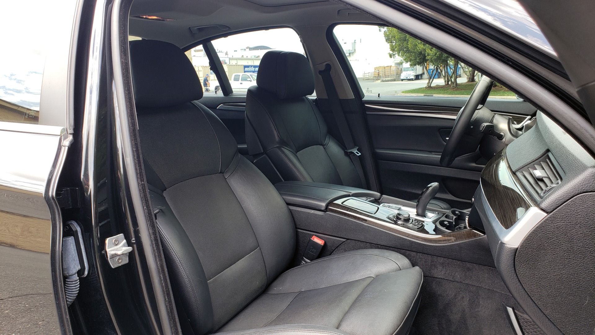 Used 2013 BMW 5 SERIES 550I XDRIVE LUX PKG / EXEC / COLD WTHR / NAV / SUNROOF / REARVIEW for sale Sold at Formula Imports in Charlotte NC 28227 60