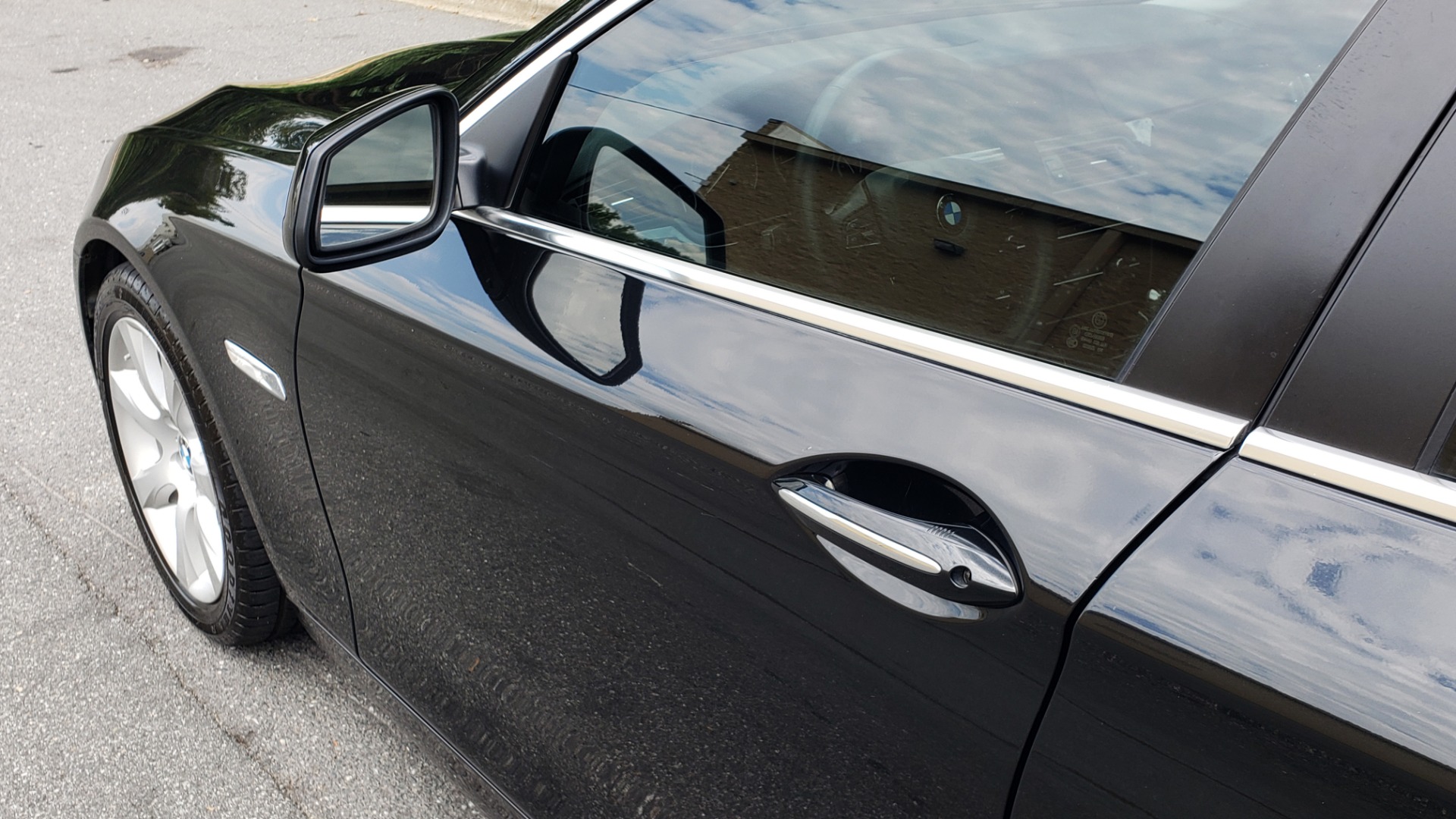 Used 2013 BMW 5 SERIES 550I XDRIVE LUX PKG / EXEC / COLD WTHR / NAV / SUNROOF / REARVIEW for sale Sold at Formula Imports in Charlotte NC 28227 7