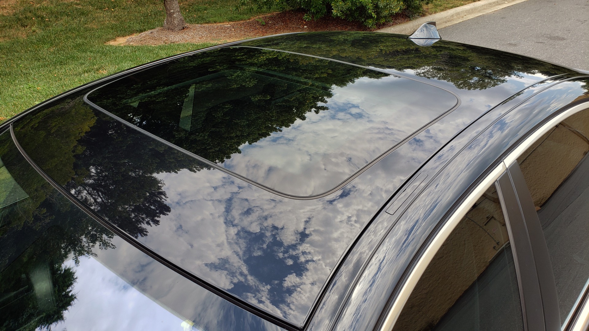 Used 2013 BMW 5 SERIES 550I XDRIVE LUX PKG / EXEC / COLD WTHR / NAV / SUNROOF / REARVIEW for sale Sold at Formula Imports in Charlotte NC 28227 8