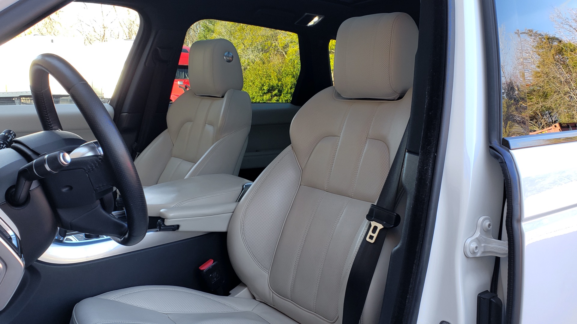 Used 2016 Land Rover RANGE ROVER SPORT SC V6 / NAV / PANO-ROOF / REARVIEW / VISION PKG for sale Sold at Formula Imports in Charlotte NC 28227 39