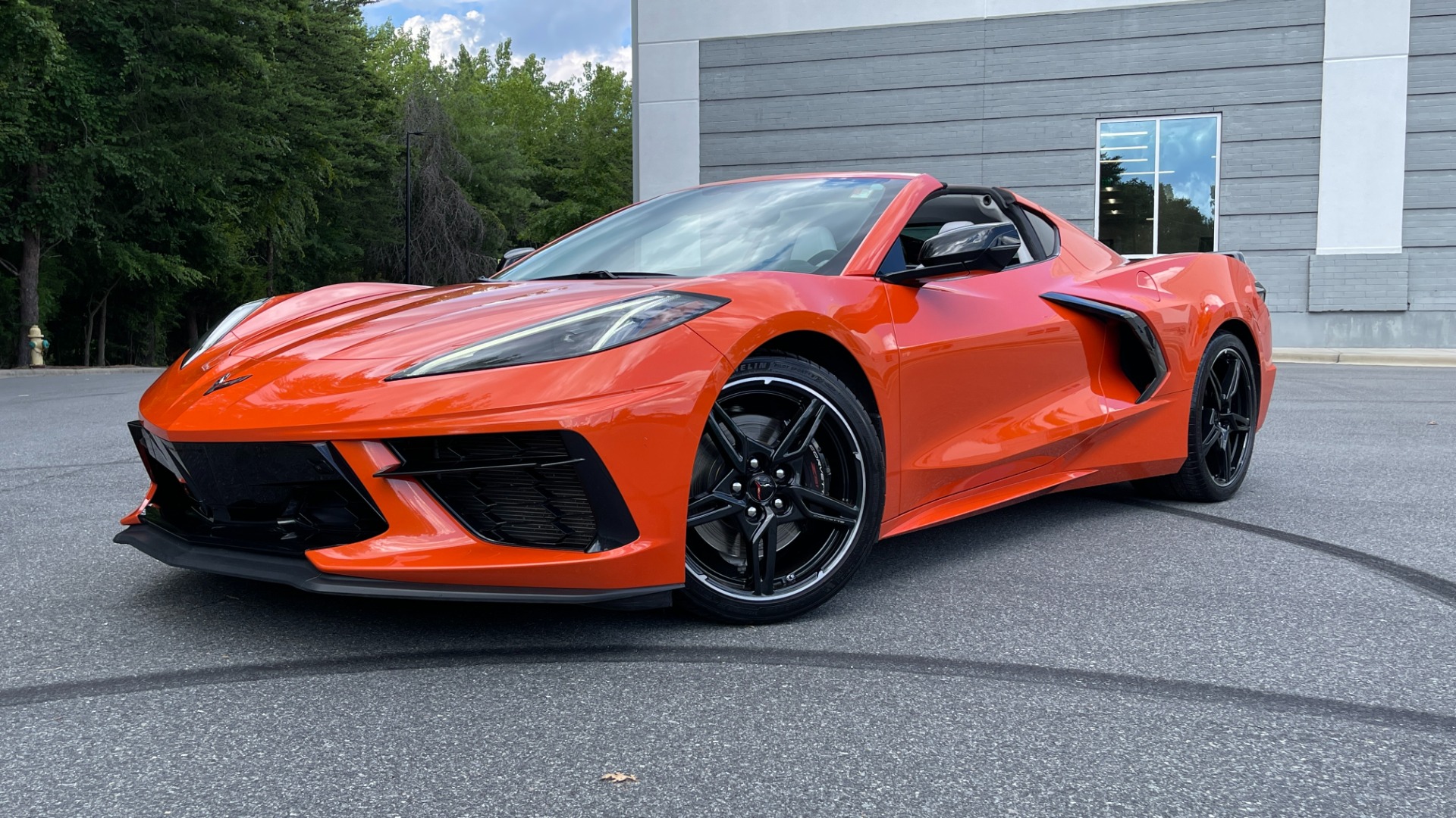 Used 2020 Chevrolet Corvette 3LT / Z51 / PERFORMANCE EXHAUST / FRONT LIFT / Z51 BRAKES / CARBON FIBER AC for sale $92,595 at Formula Imports in Charlotte NC 28227 16