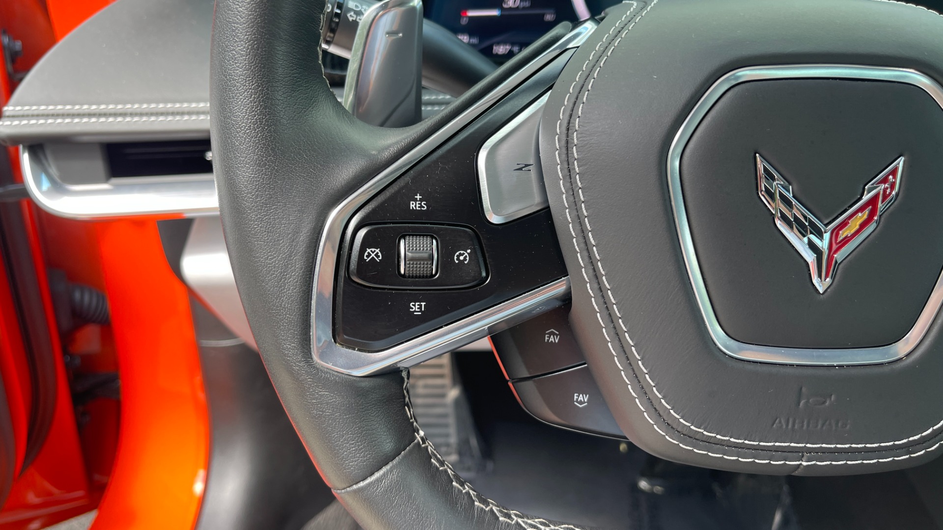 Used 2020 Chevrolet Corvette 3LT / Z51 / PERFORMANCE EXHAUST / FRONT LIFT / Z51 BRAKES / CARBON FIBER AC for sale $92,595 at Formula Imports in Charlotte NC 28227 39