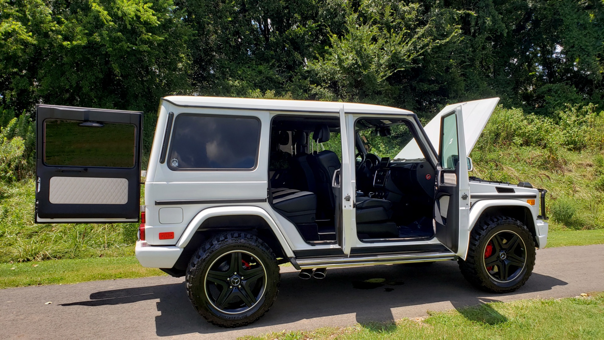 Used 2014 Mercedes-Benz G-CLASS G 63 AMG / AWD / NAV / SUNROOF / PREM SOUND / BSM for sale Sold at Formula Imports in Charlotte NC 28227 13