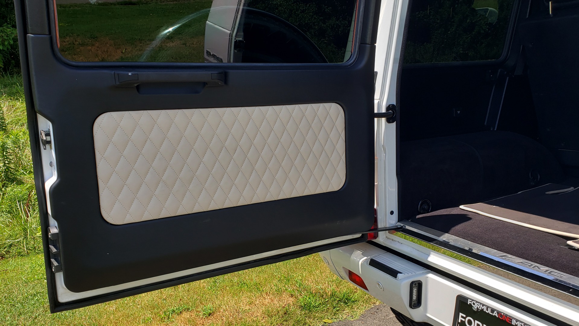 Used 2014 Mercedes-Benz G-CLASS G 63 AMG / AWD / NAV / SUNROOF / PREM SOUND / BSM for sale Sold at Formula Imports in Charlotte NC 28227 19