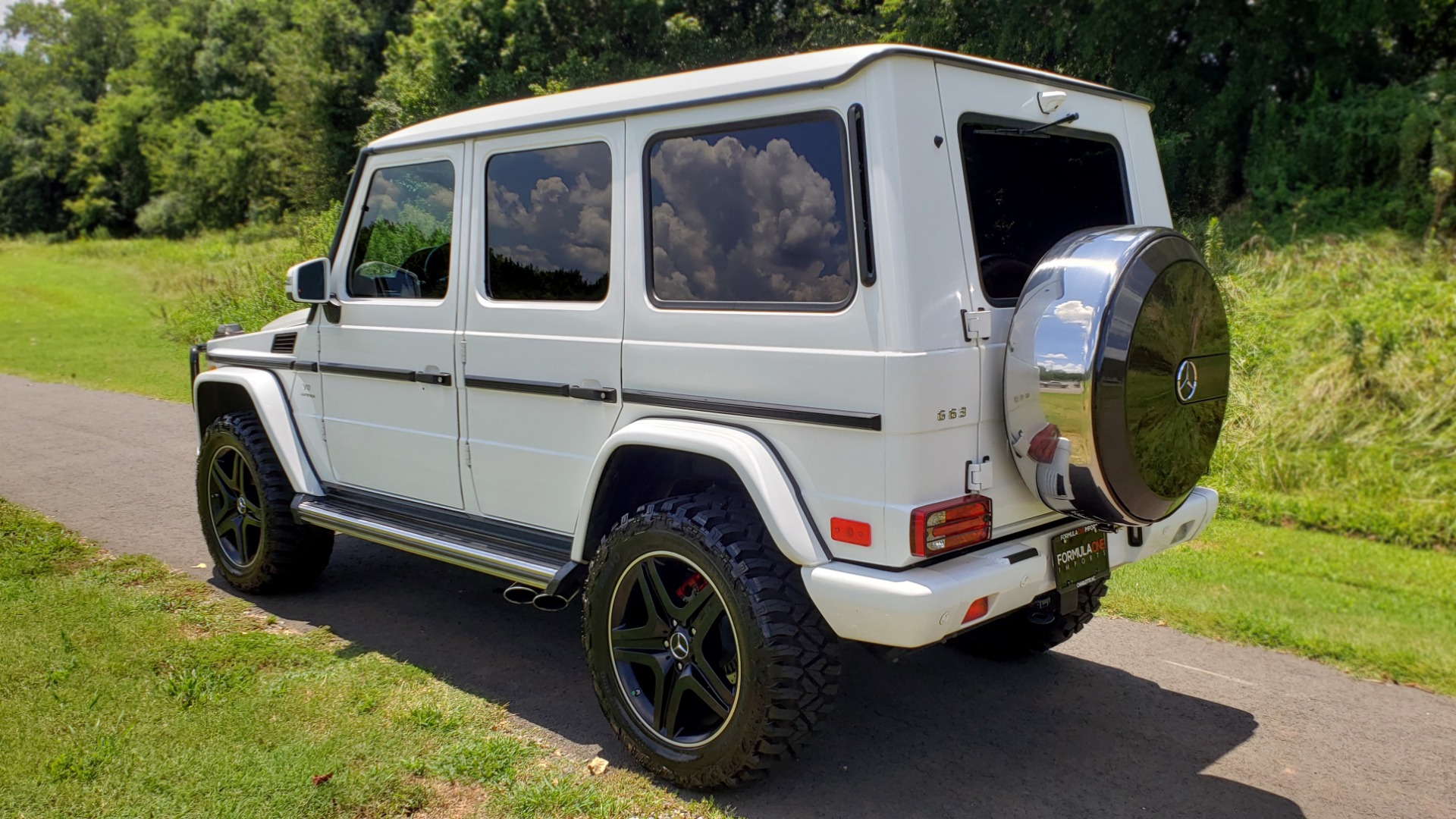 Used 2014 Mercedes-Benz G-CLASS G 63 AMG / AWD / NAV / SUNROOF / PREM SOUND / BSM for sale Sold at Formula Imports in Charlotte NC 28227 3
