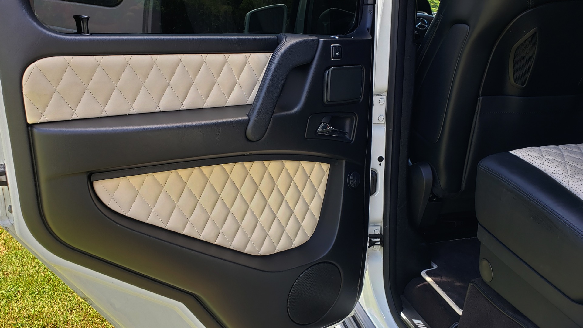 Used 2014 Mercedes-Benz G-CLASS G 63 AMG / AWD / NAV / SUNROOF / PREM SOUND / BSM for sale Sold at Formula Imports in Charlotte NC 28227 65