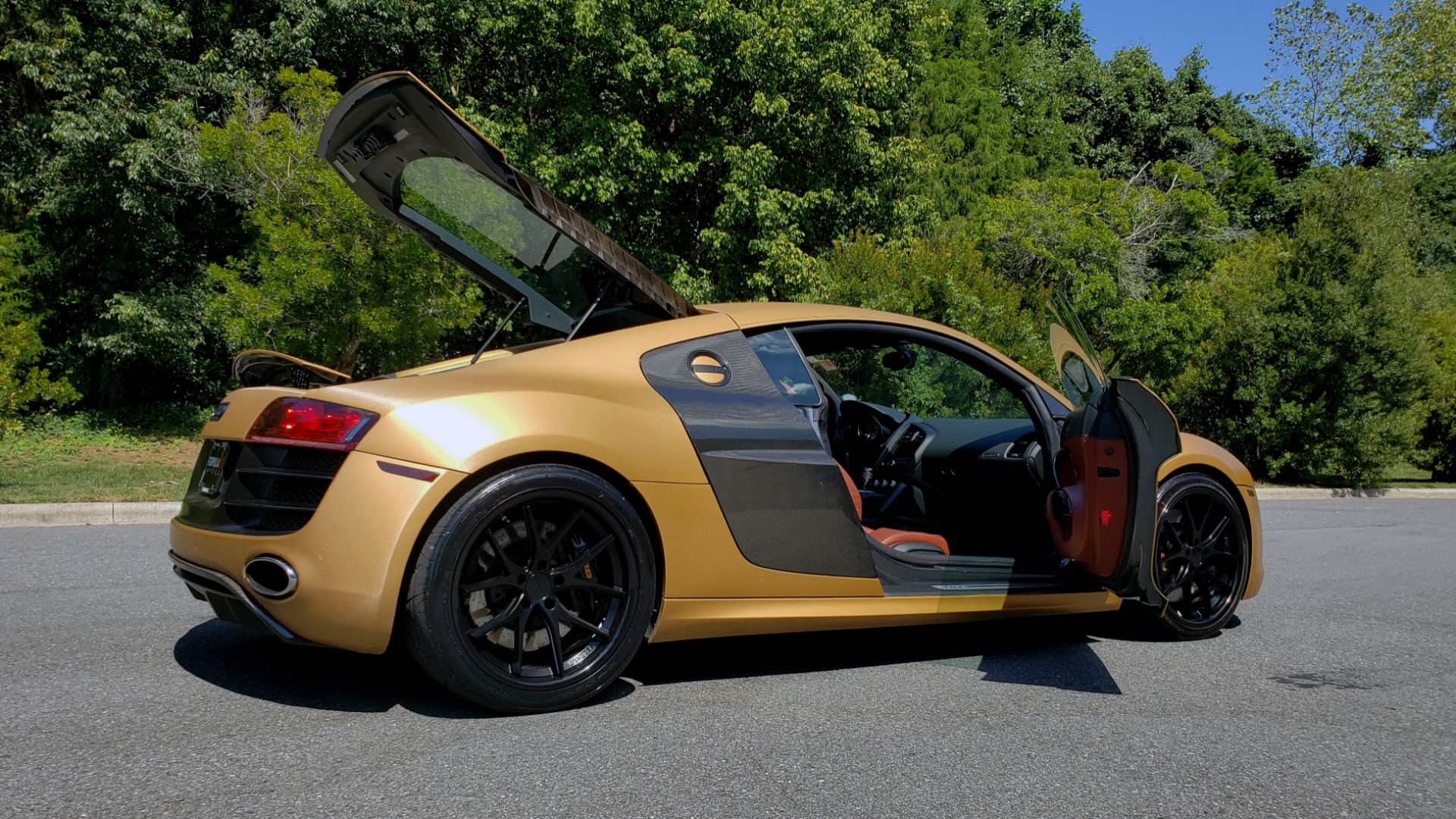 Used 2012 Audi R8 5.2L V10 / AWD / COUPE / NAV / 6-SPD AUTO / CUSTOM WRAP for sale Sold at Formula Imports in Charlotte NC 28227 12