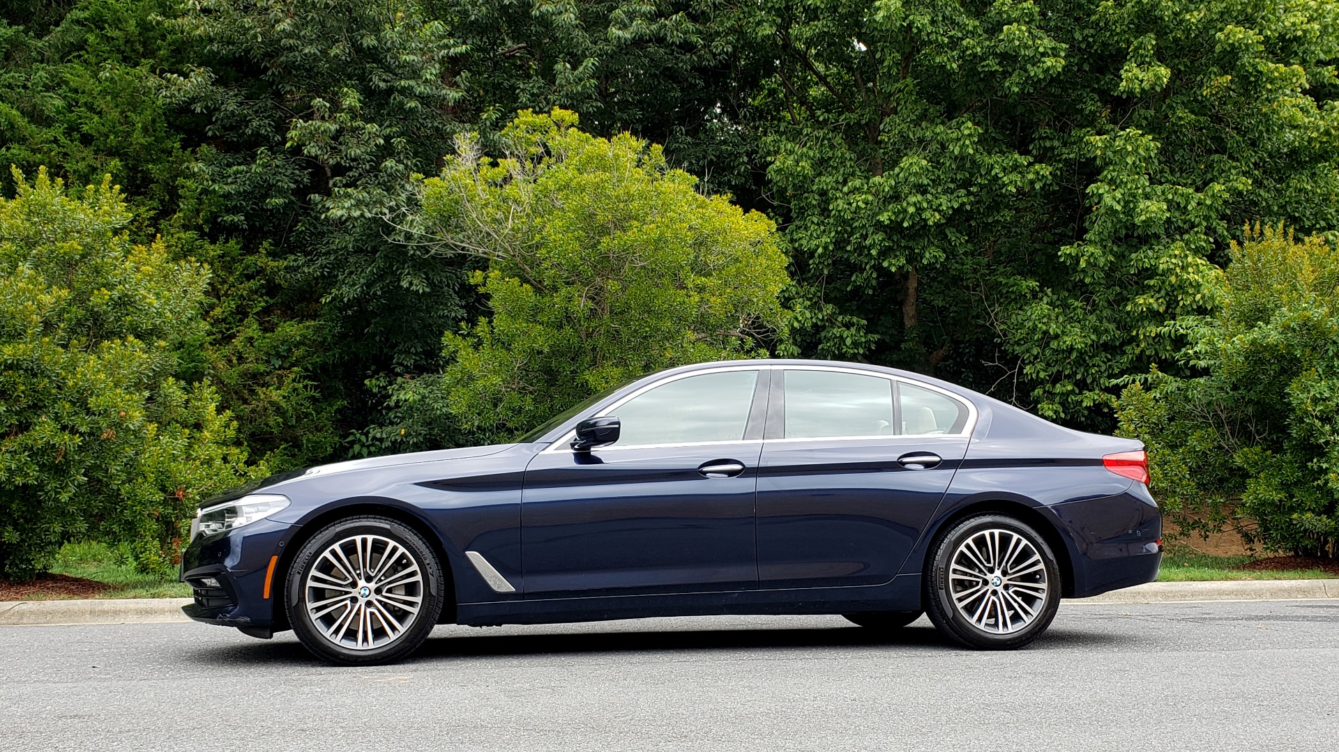 Used 2017 BMW 5 SERIES 540I XDRIVE PREMIUM / NAV / DRVR ASST / CLD WTHR / SUNROOF / REARVIEW for sale Sold at Formula Imports in Charlotte NC 28227 2