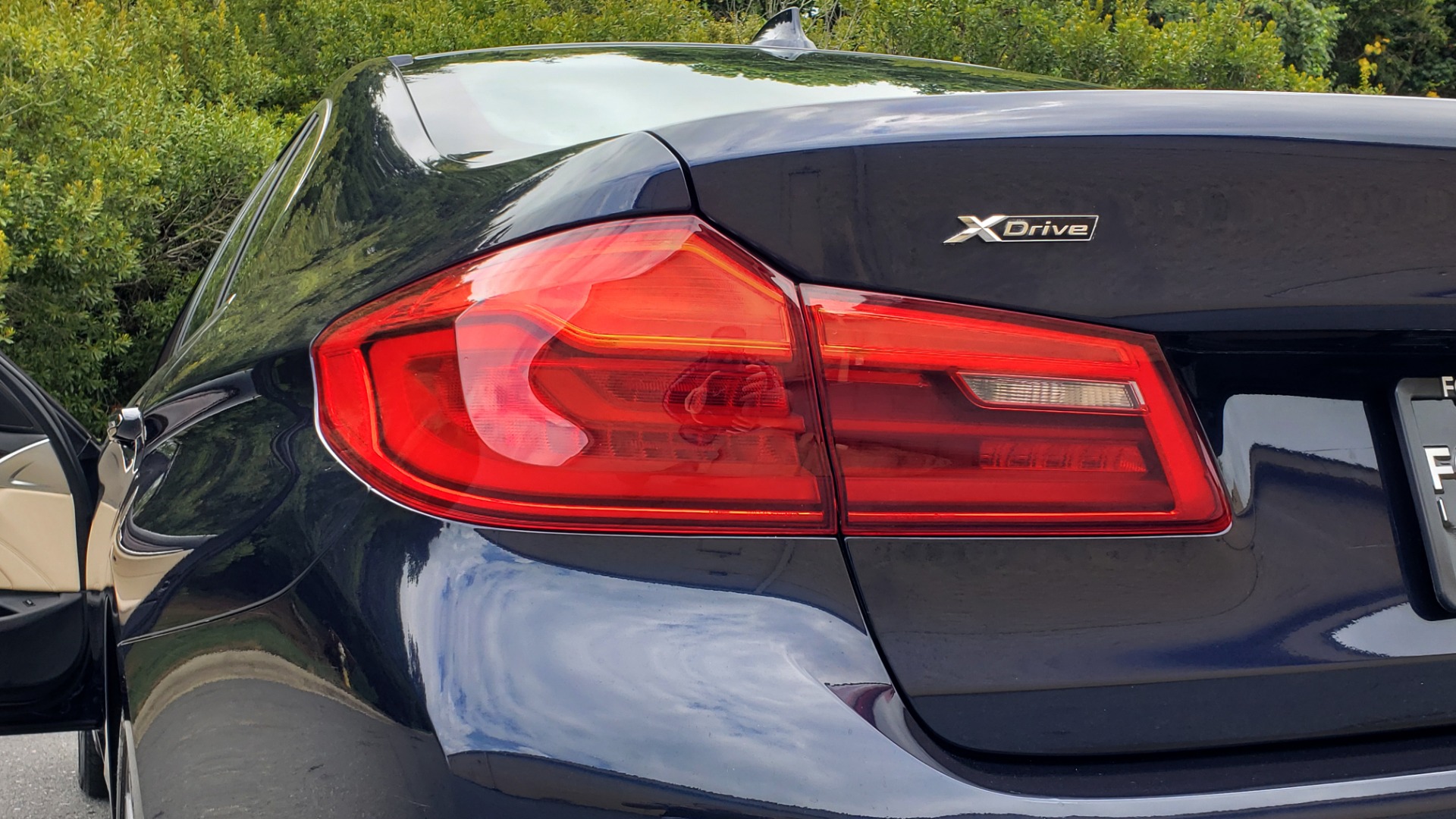 Used 2017 BMW 5 SERIES 540I XDRIVE PREMIUM / NAV / HUD / SUNROOF / REARVIEW for sale $36,595 at Formula Imports in Charlotte NC 28227 24