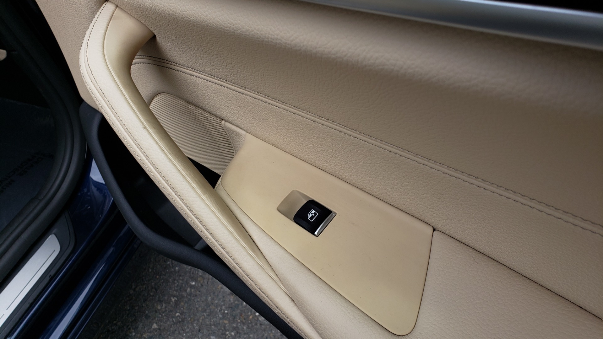 Used 2017 BMW 5 SERIES 540I XDRIVE PREMIUM / NAV / HUD / SUNROOF / REARVIEW for sale $36,595 at Formula Imports in Charlotte NC 28227 59