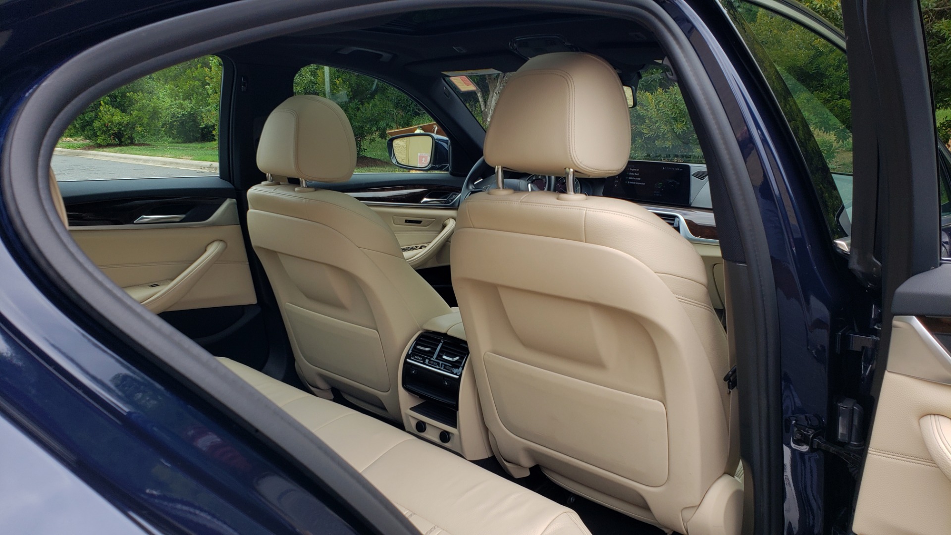 Used 2017 BMW 5 SERIES 540I XDRIVE PREMIUM / NAV / HUD / SUNROOF / REARVIEW for sale $36,595 at Formula Imports in Charlotte NC 28227 68