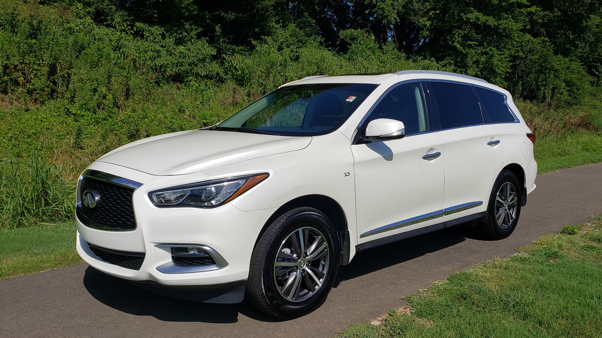 Used 2016 Infiniti QX60 AWD / 3.5L V6 / SUNROOF / HTD STS / 3-ROW / TOWING / REARVIEW for sale Sold at Formula Imports in Charlotte NC 28227 3