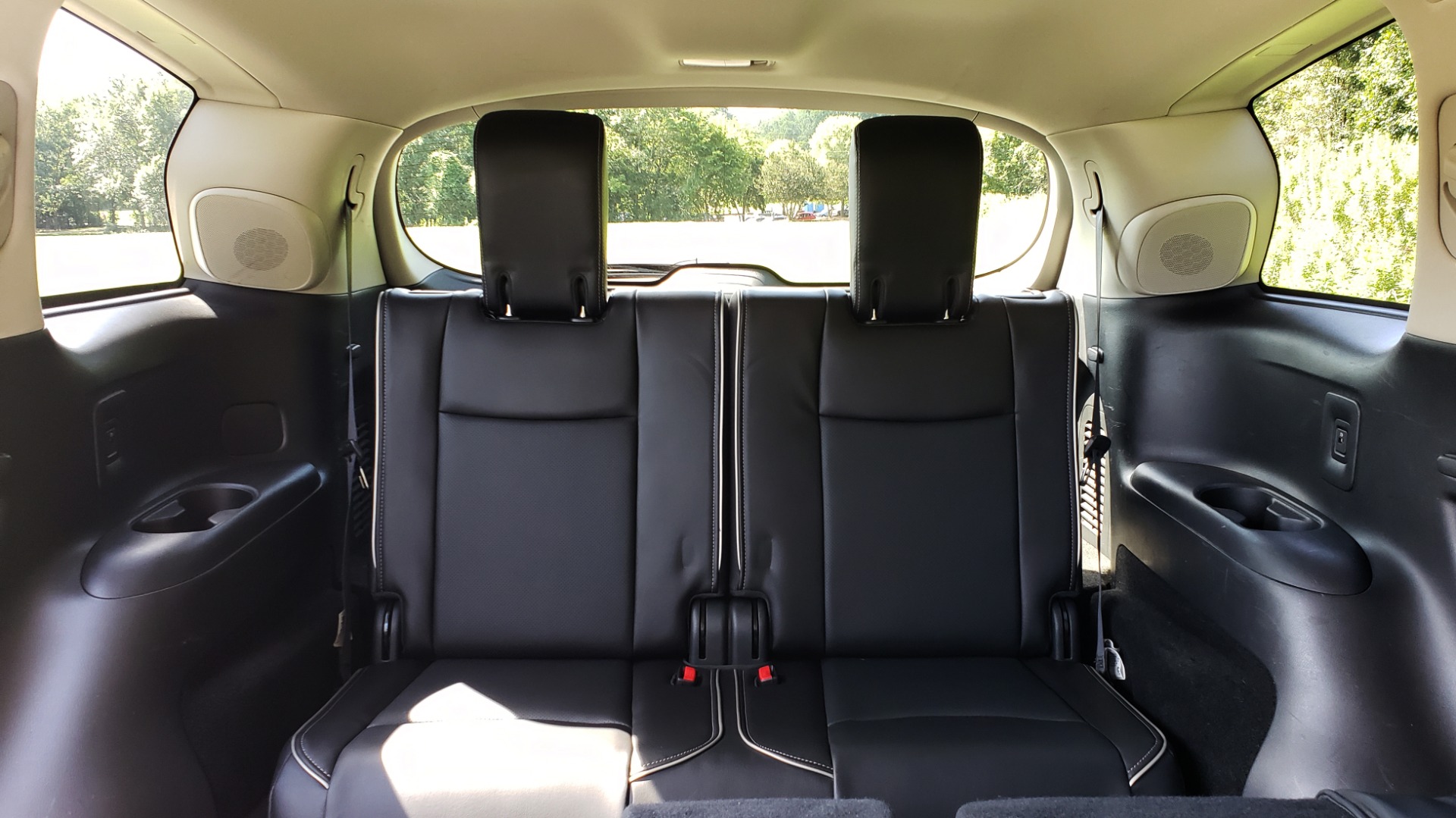 Used 2016 Infiniti QX60 AWD / 3.5L V6 / SUNROOF / HTD STS / 3-ROW / TOWING / REARVIEW for sale Sold at Formula Imports in Charlotte NC 28227 32