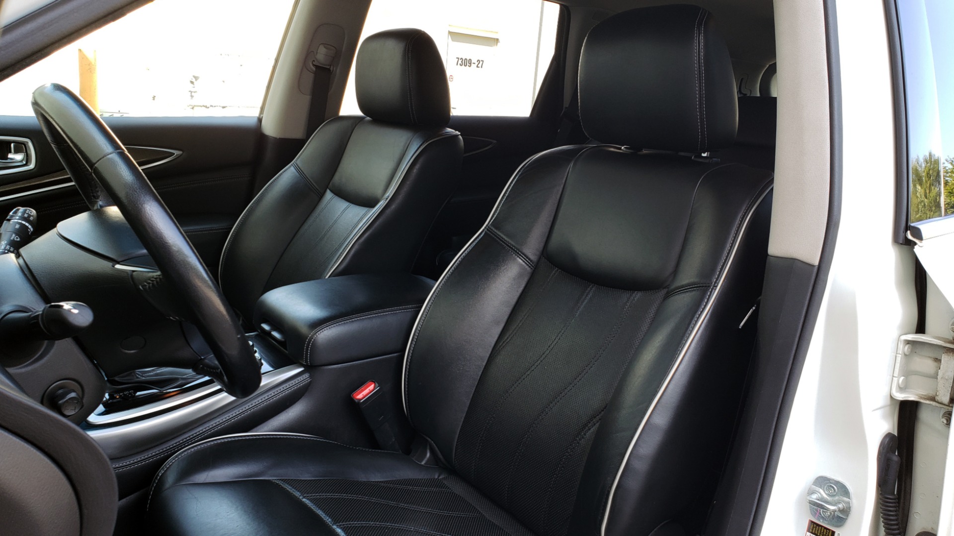 Used 2016 Infiniti QX60 AWD / 3.5L V6 / SUNROOF / HTD STS / 3-ROW / TOWING / REARVIEW for sale Sold at Formula Imports in Charlotte NC 28227 39