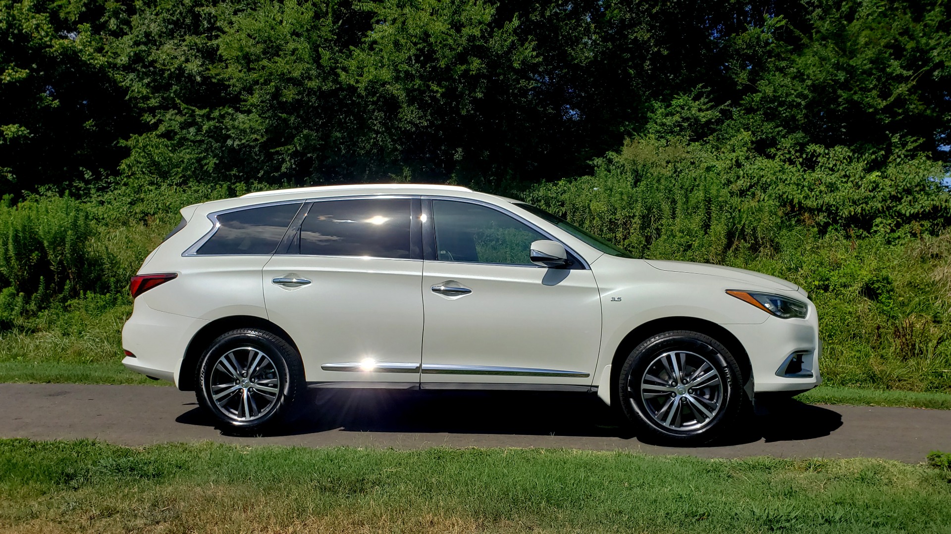 Used 2016 Infiniti QX60 AWD / 3.5L V6 / SUNROOF / HTD STS / 3-ROW / TOWING / REARVIEW for sale Sold at Formula Imports in Charlotte NC 28227 7