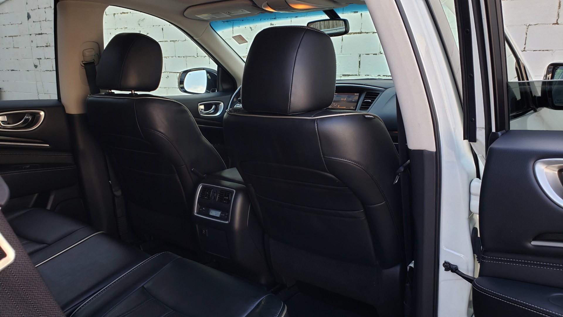 Used 2016 Infiniti QX60 AWD / 3.5L V6 / SUNROOF / HTD STS / 3-ROW / TOWING / REARVIEW for sale Sold at Formula Imports in Charlotte NC 28227 77
